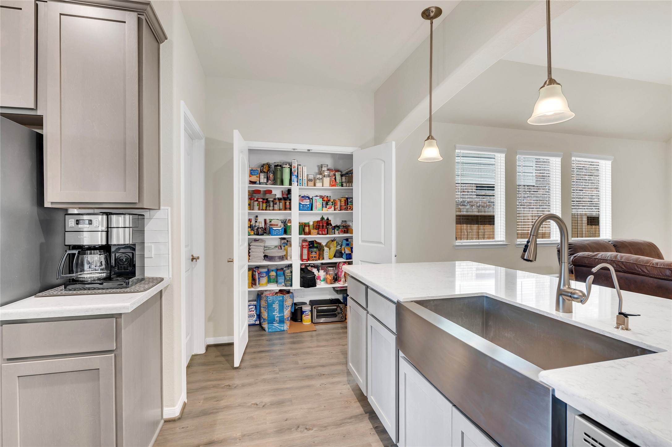 1849 Kenley Way, Alvin, TX 77511