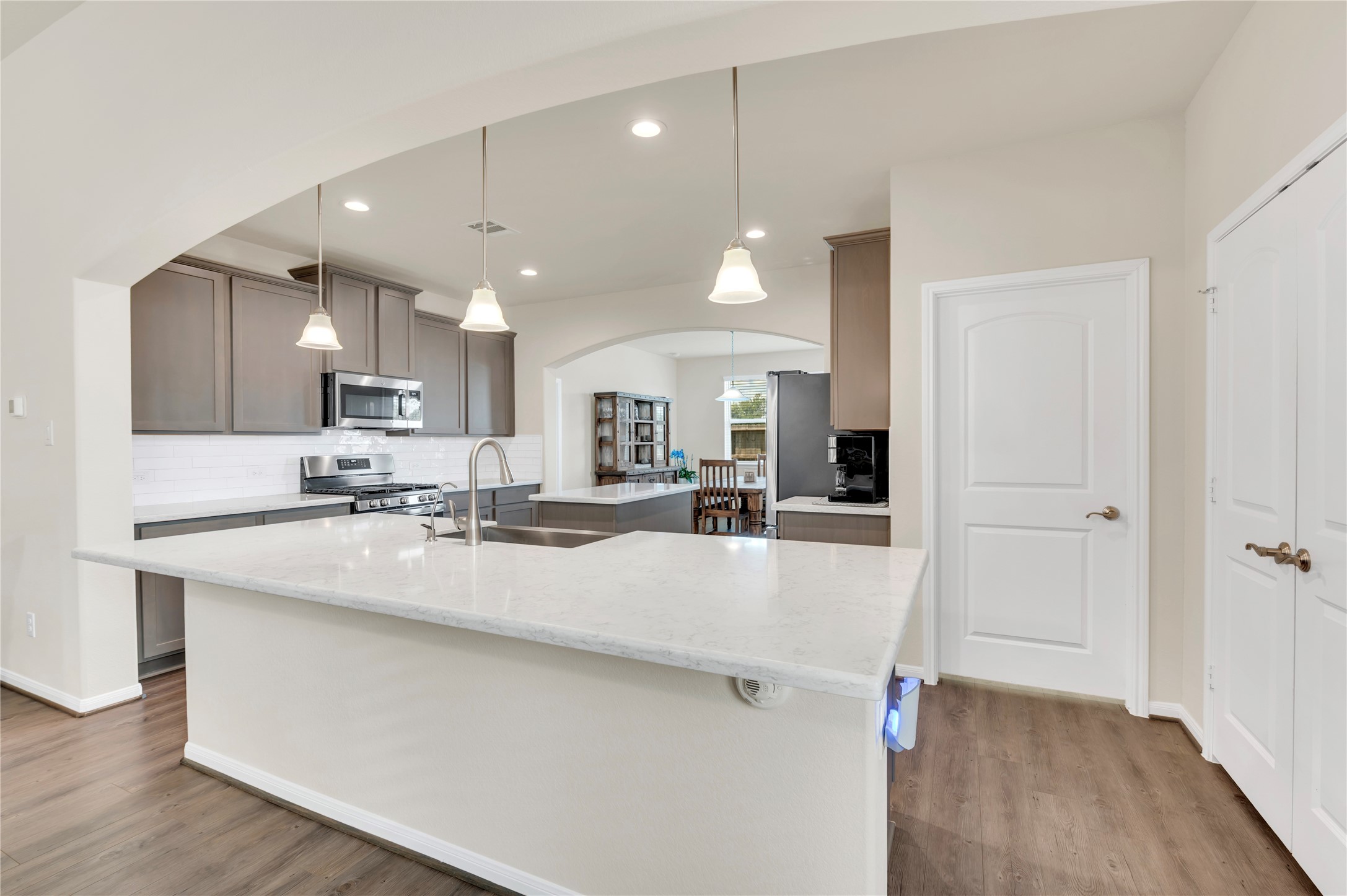 1849 Kenley Way, Alvin, TX 77511