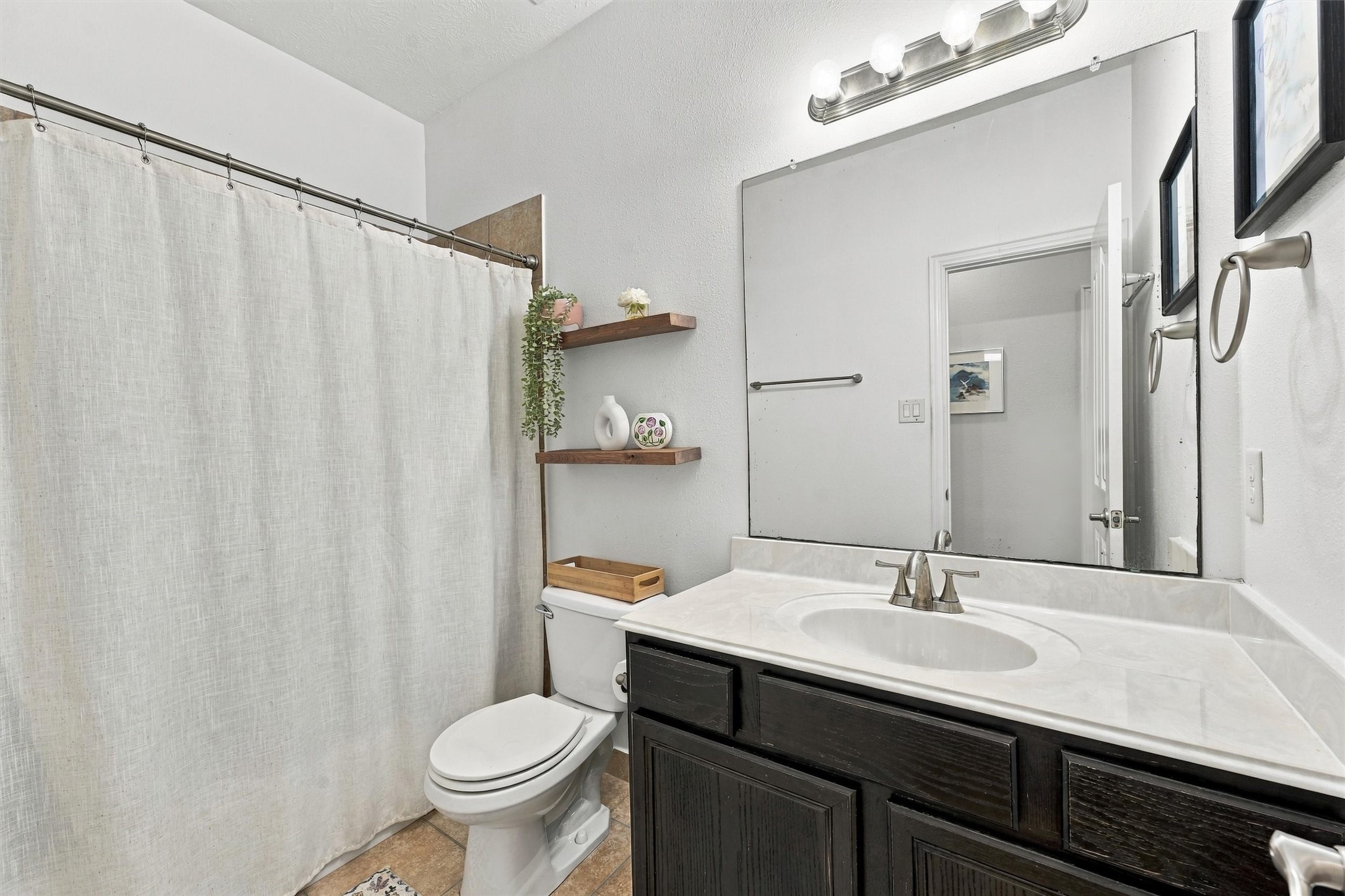 Secondary bathroom