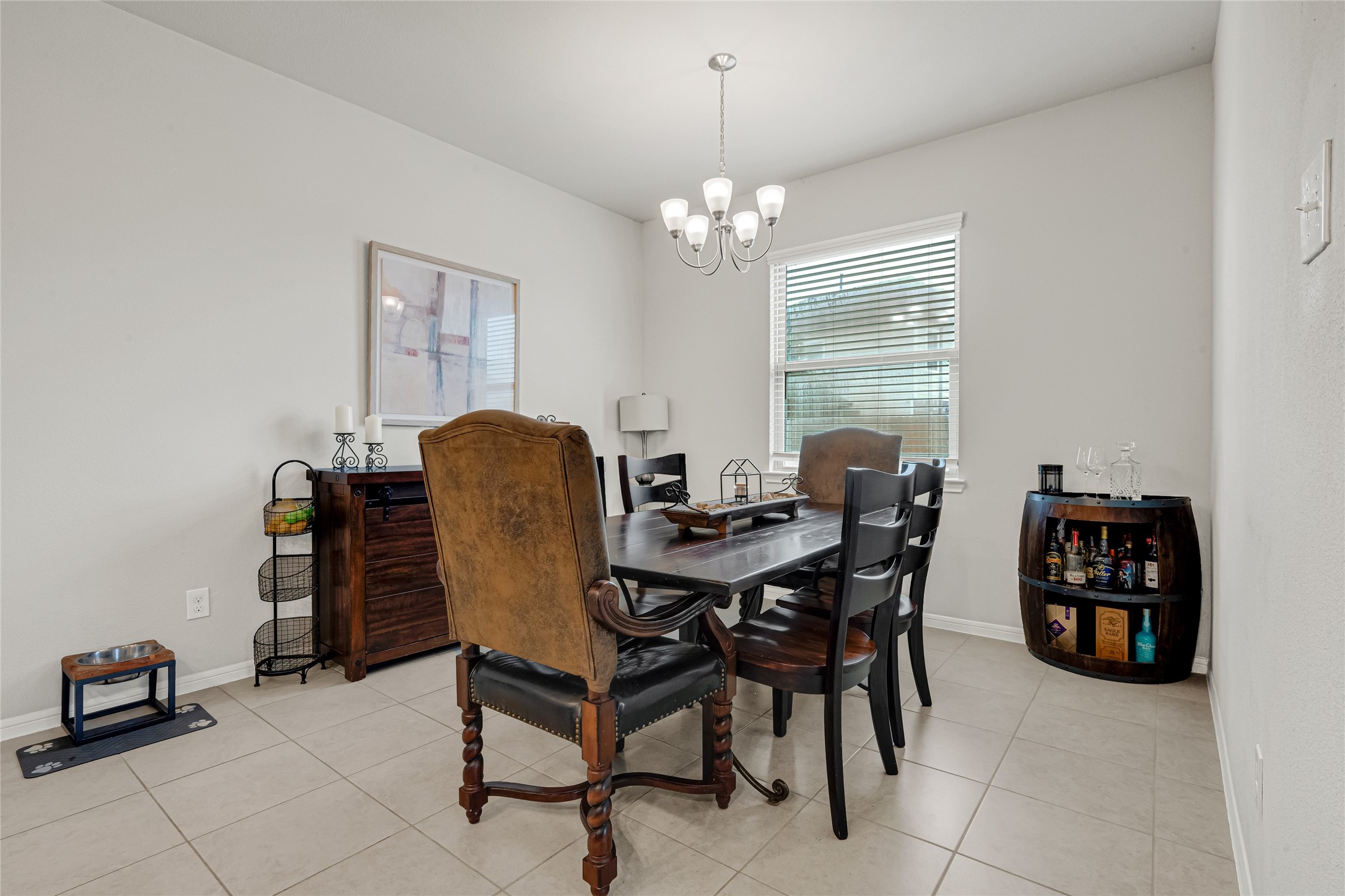 Dedicated dining area ideal for everyday meals and special occasions.