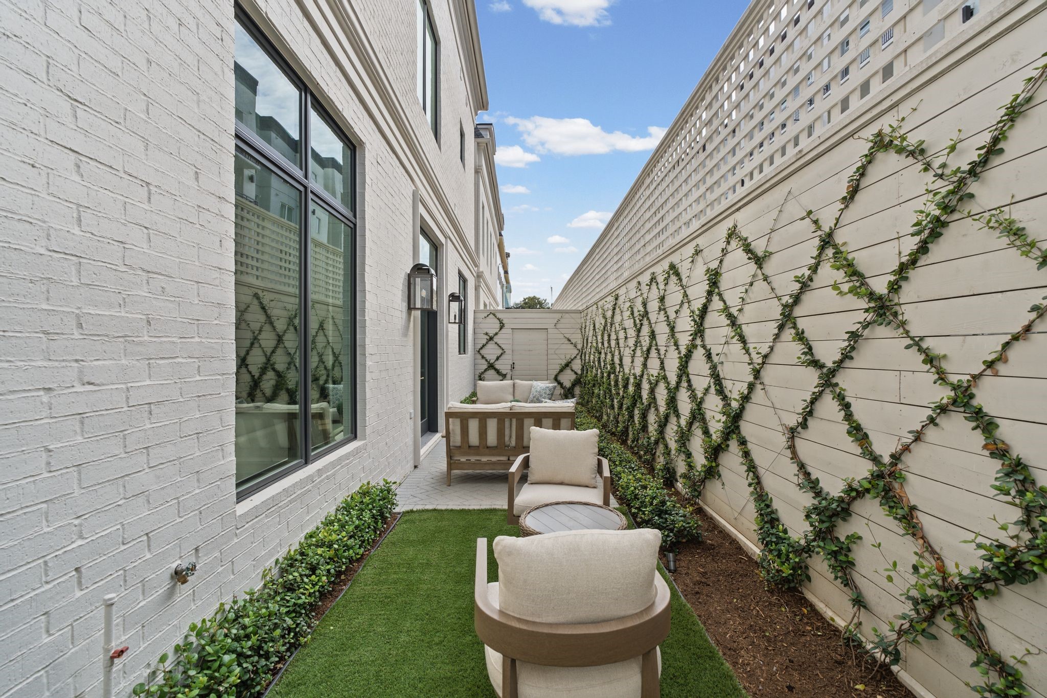 25 Wentworth Gate Path, Houston, TX 77027