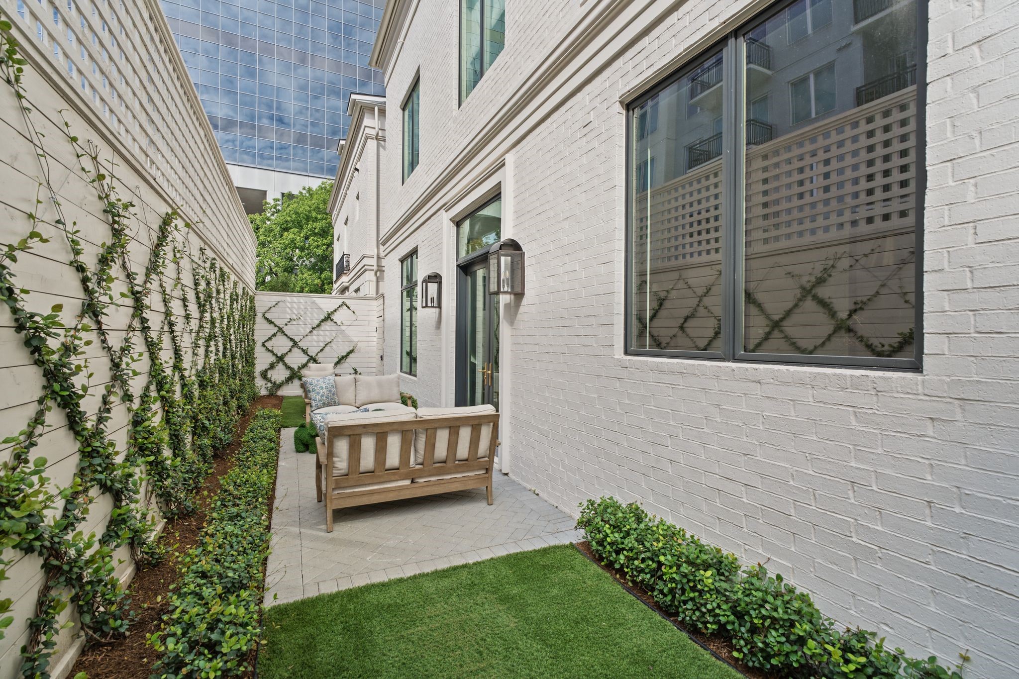 25 Wentworth Gate Path, Houston, TX 77027