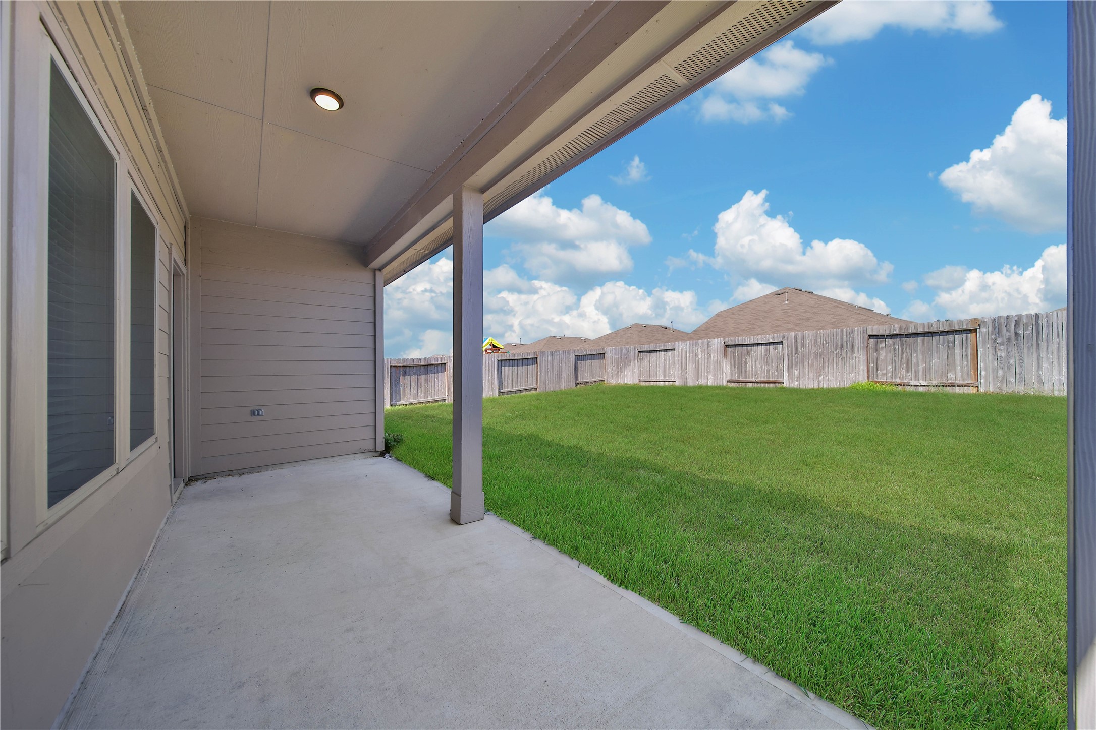 21323 Pine Mill Drive, New Caney, TX 77357