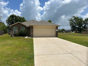 527 Wellshire Drive, West Columbia, TX 77486