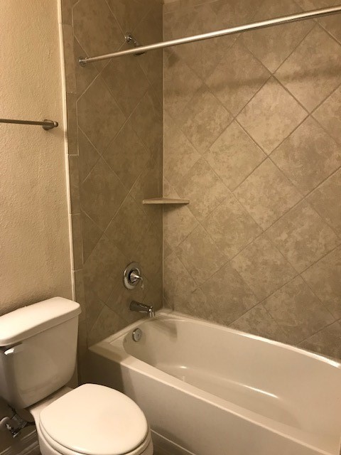 527 Wellshire Drive, West Columbia, TX 77486