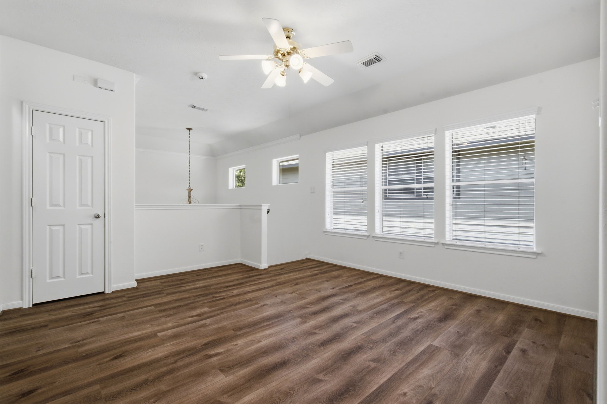 Sitting area/game room in 2nd floor