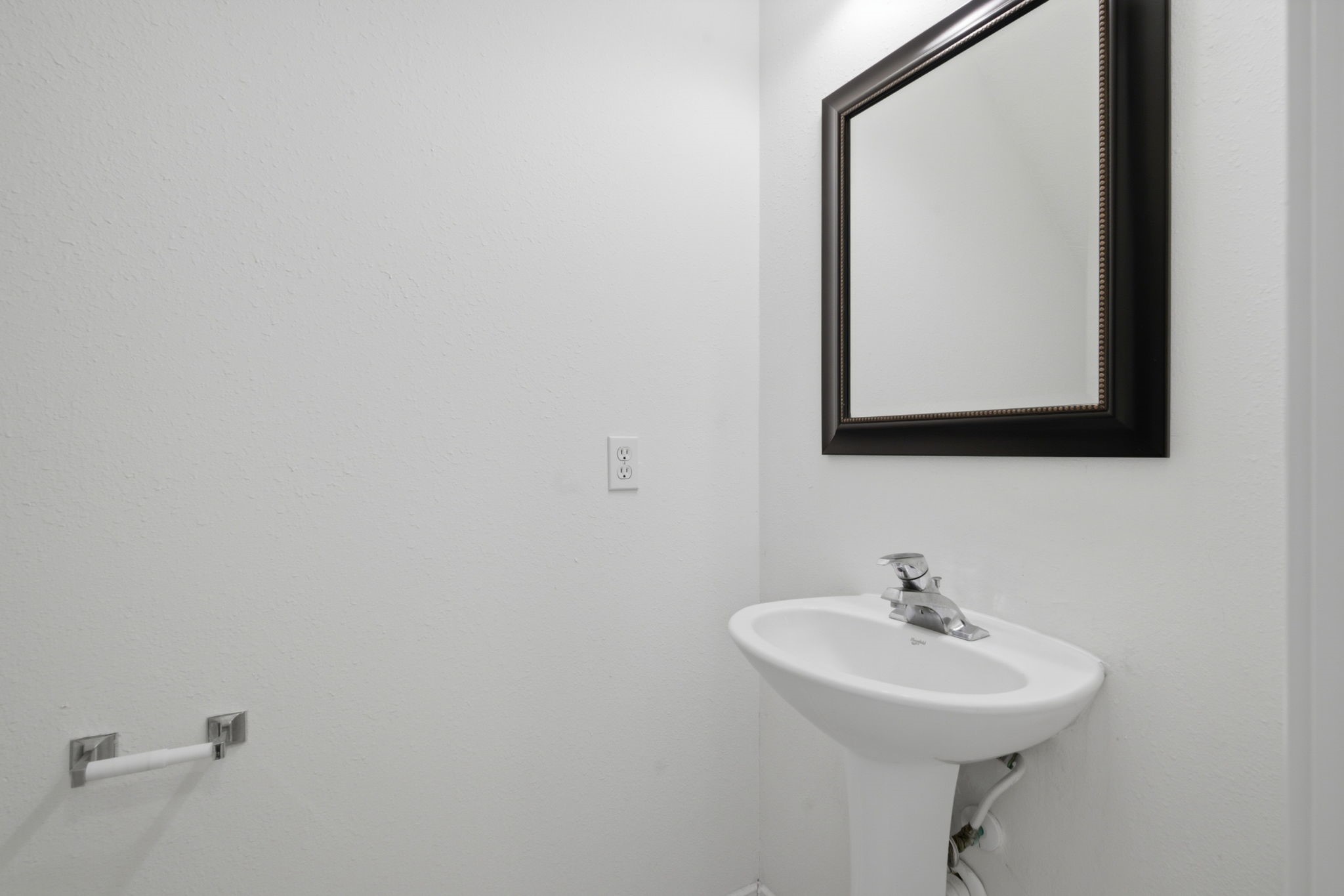 Half bathroom in first floor.