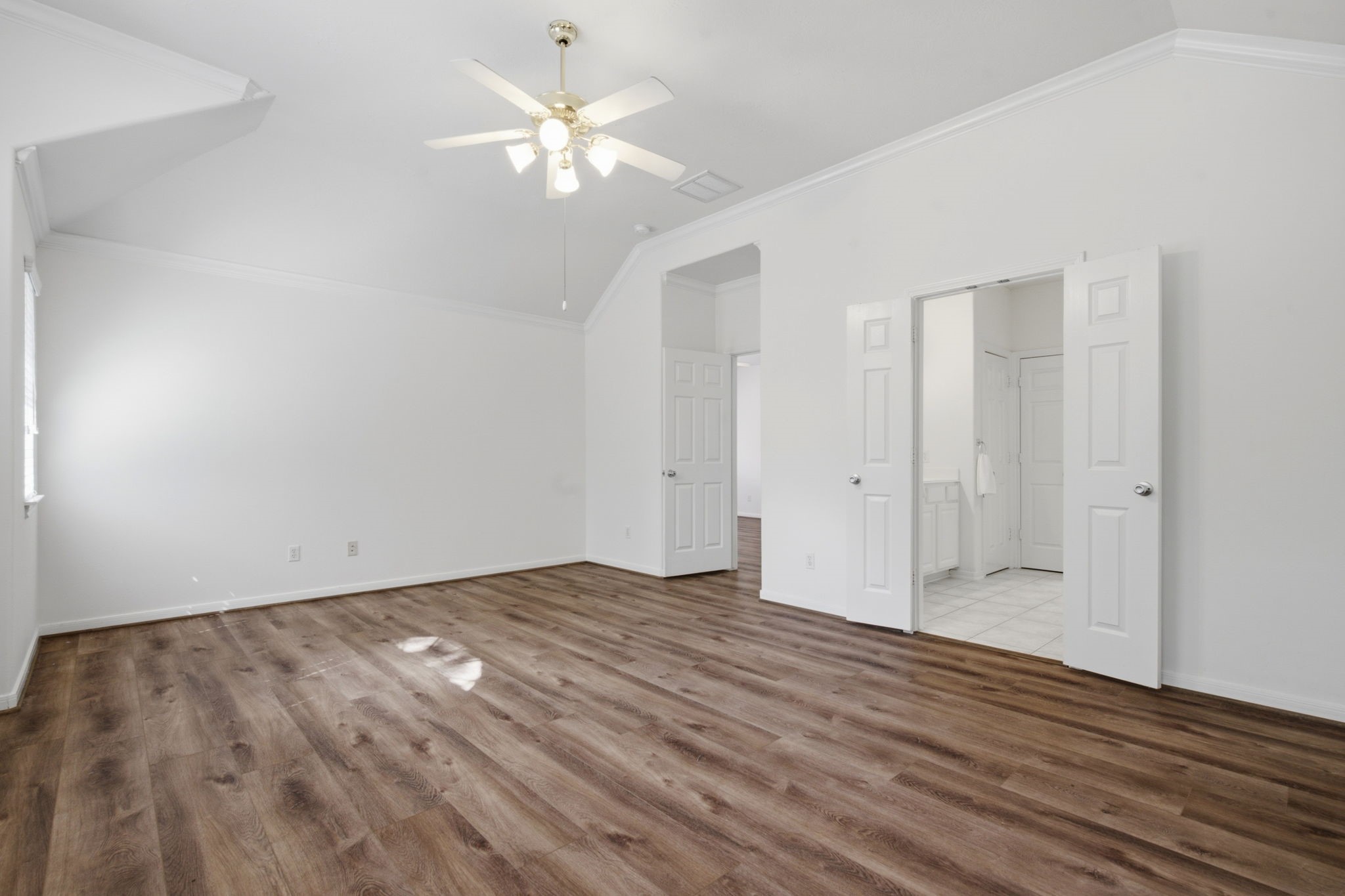 130 Ledgestone Place, The Woodlands, TX 77382