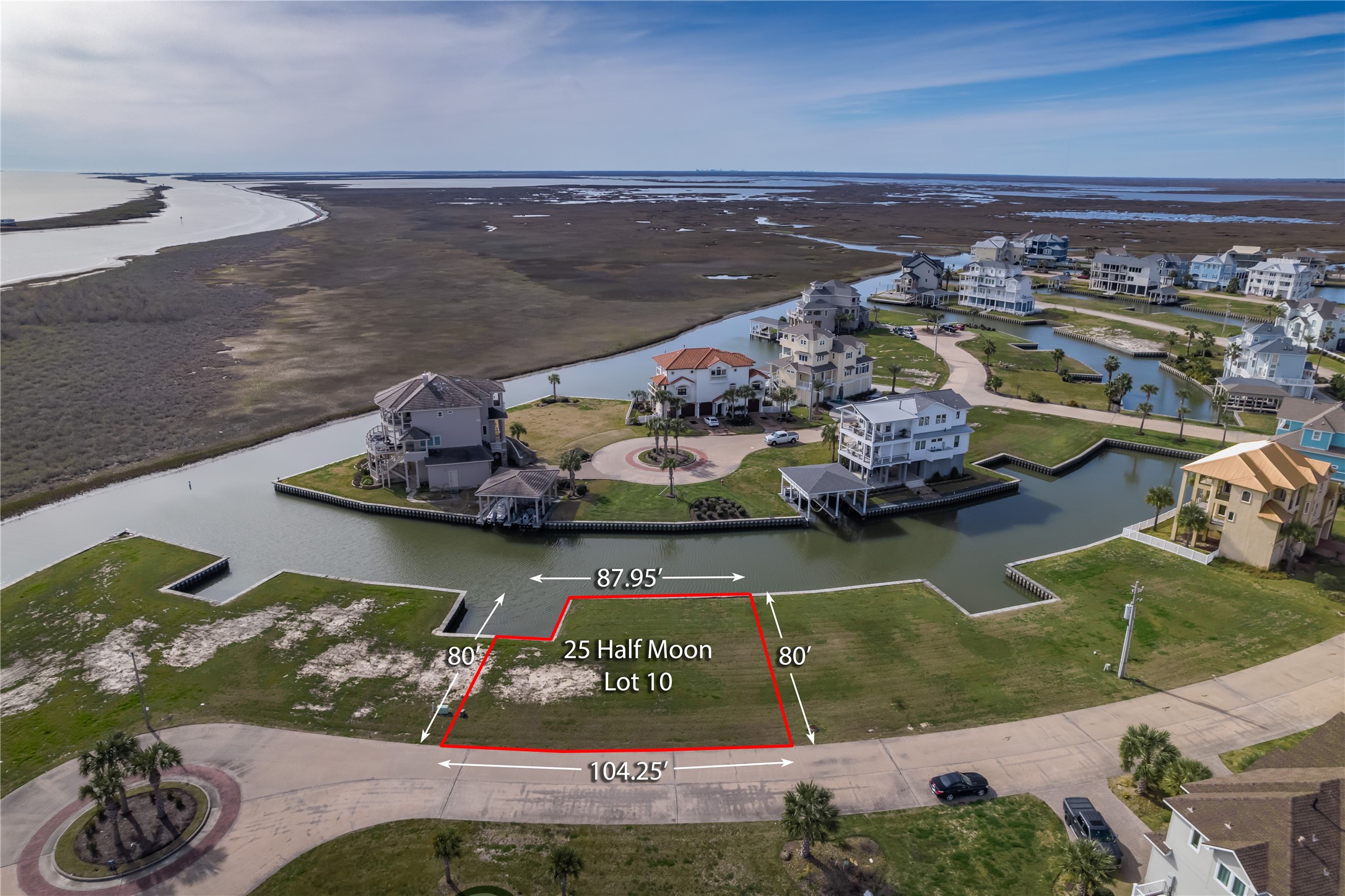 25 Half Moon, Hitchcock, TX 77563