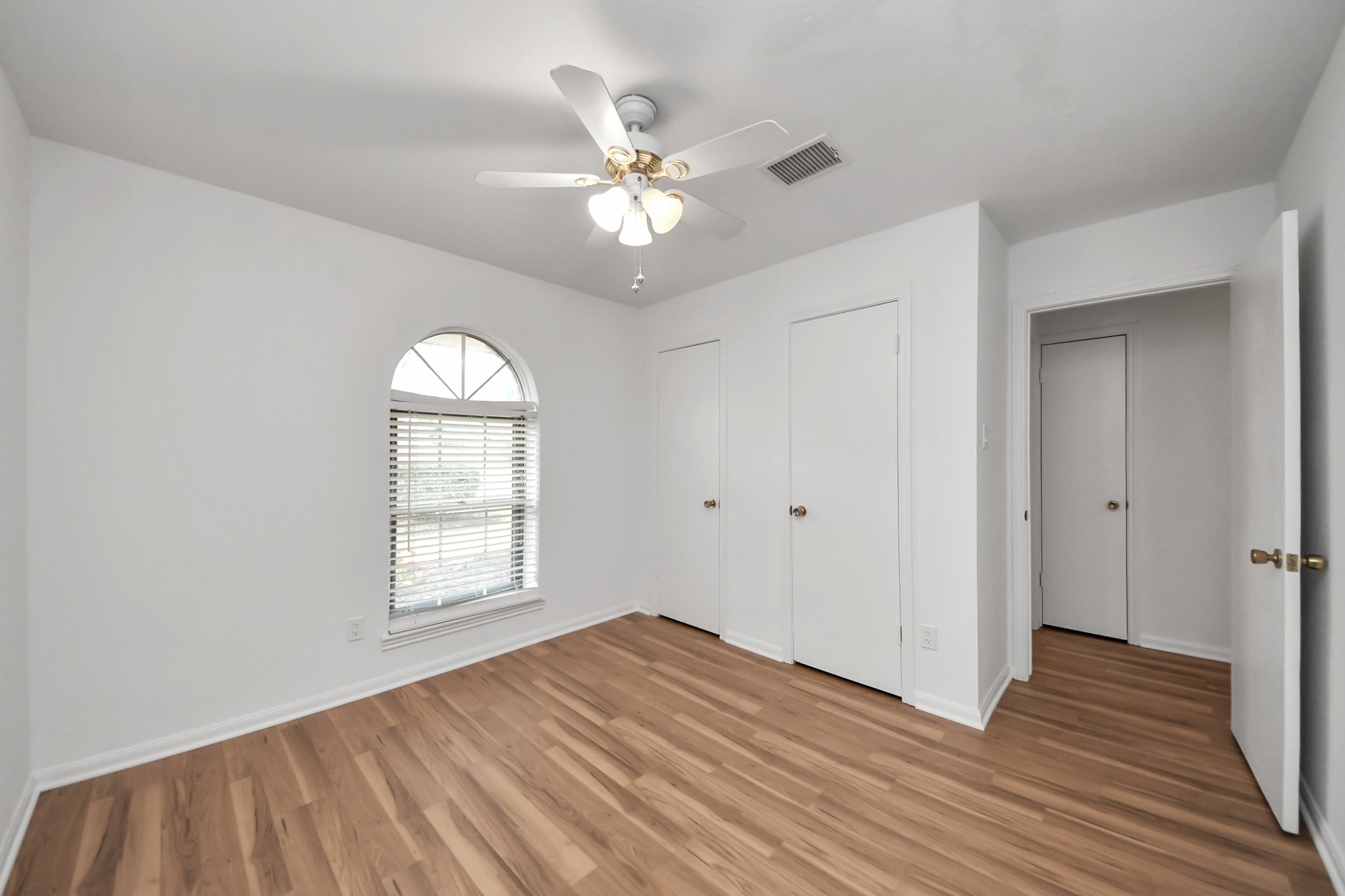 10411 Glenkirk Drive, Houston, TX 77089
