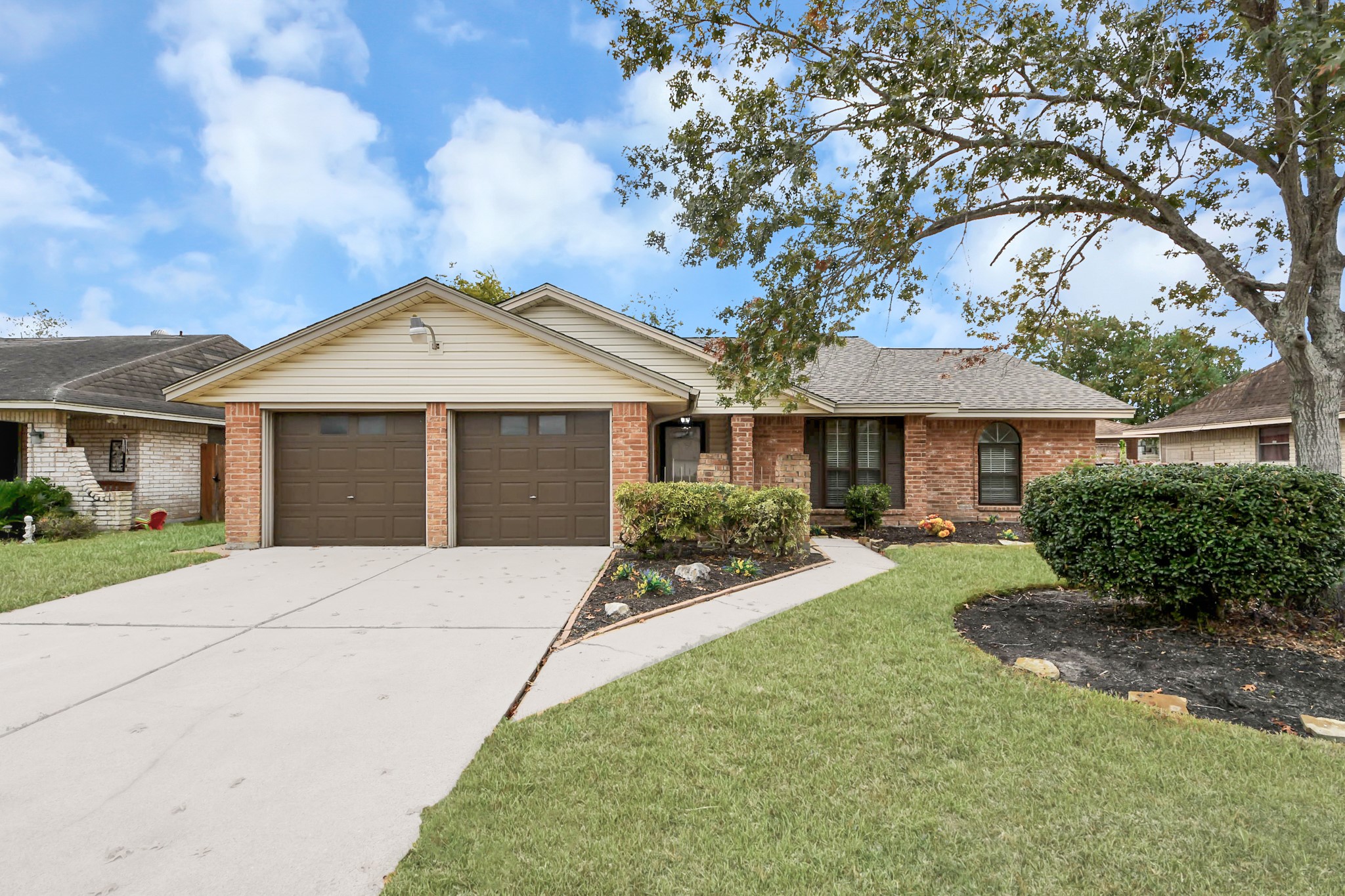 10411 Glenkirk Drive, Houston, TX 77089