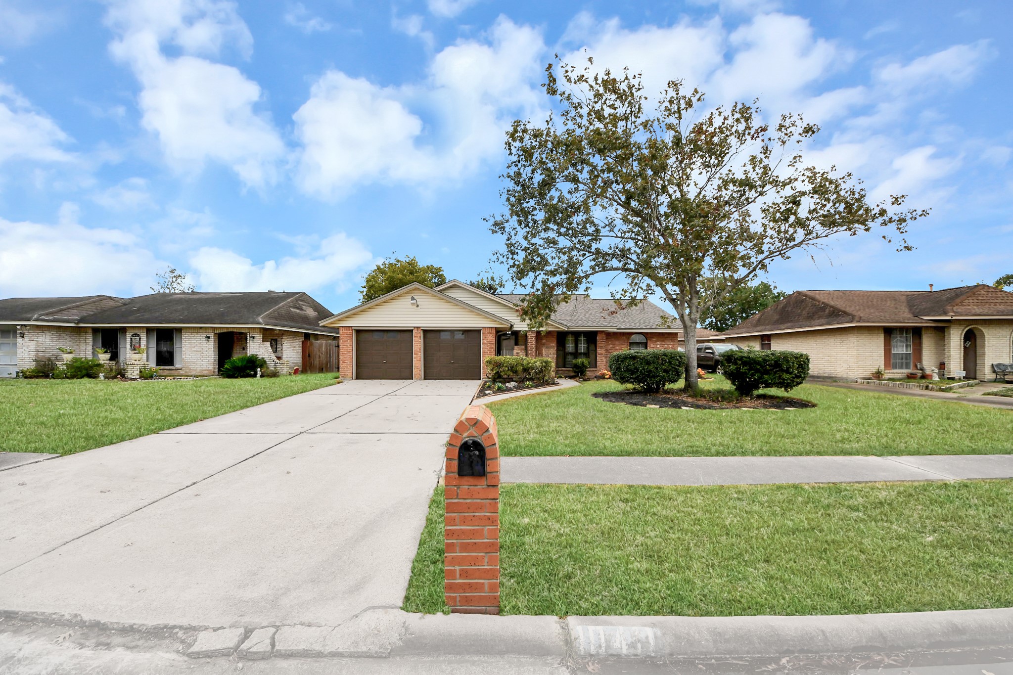 10411 Glenkirk Drive, Houston, TX 77089