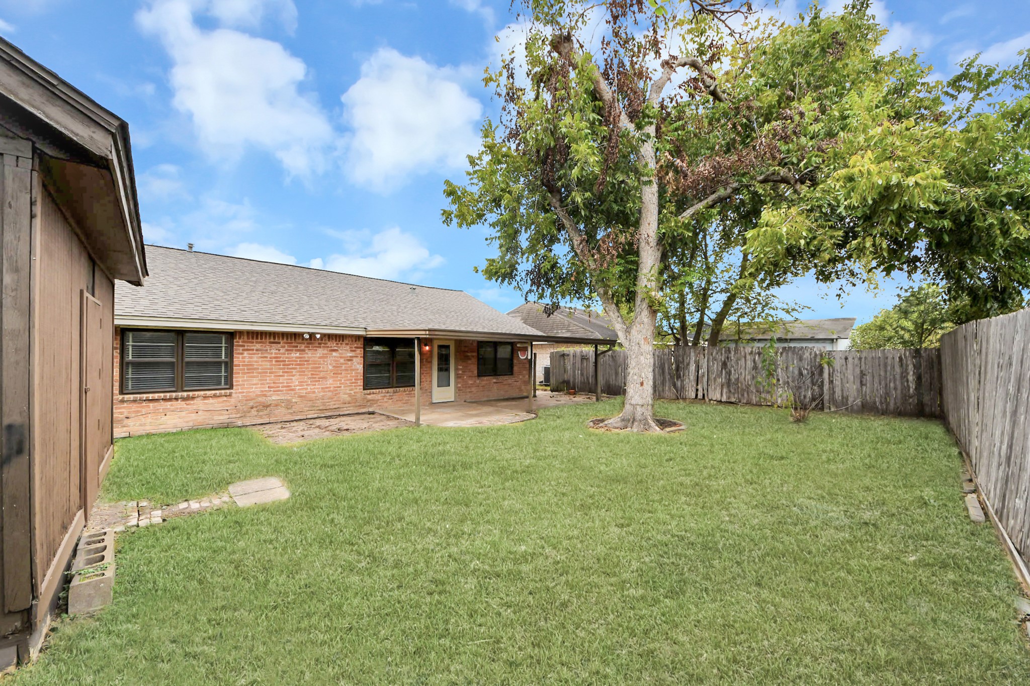 10411 Glenkirk Drive, Houston, TX 77089