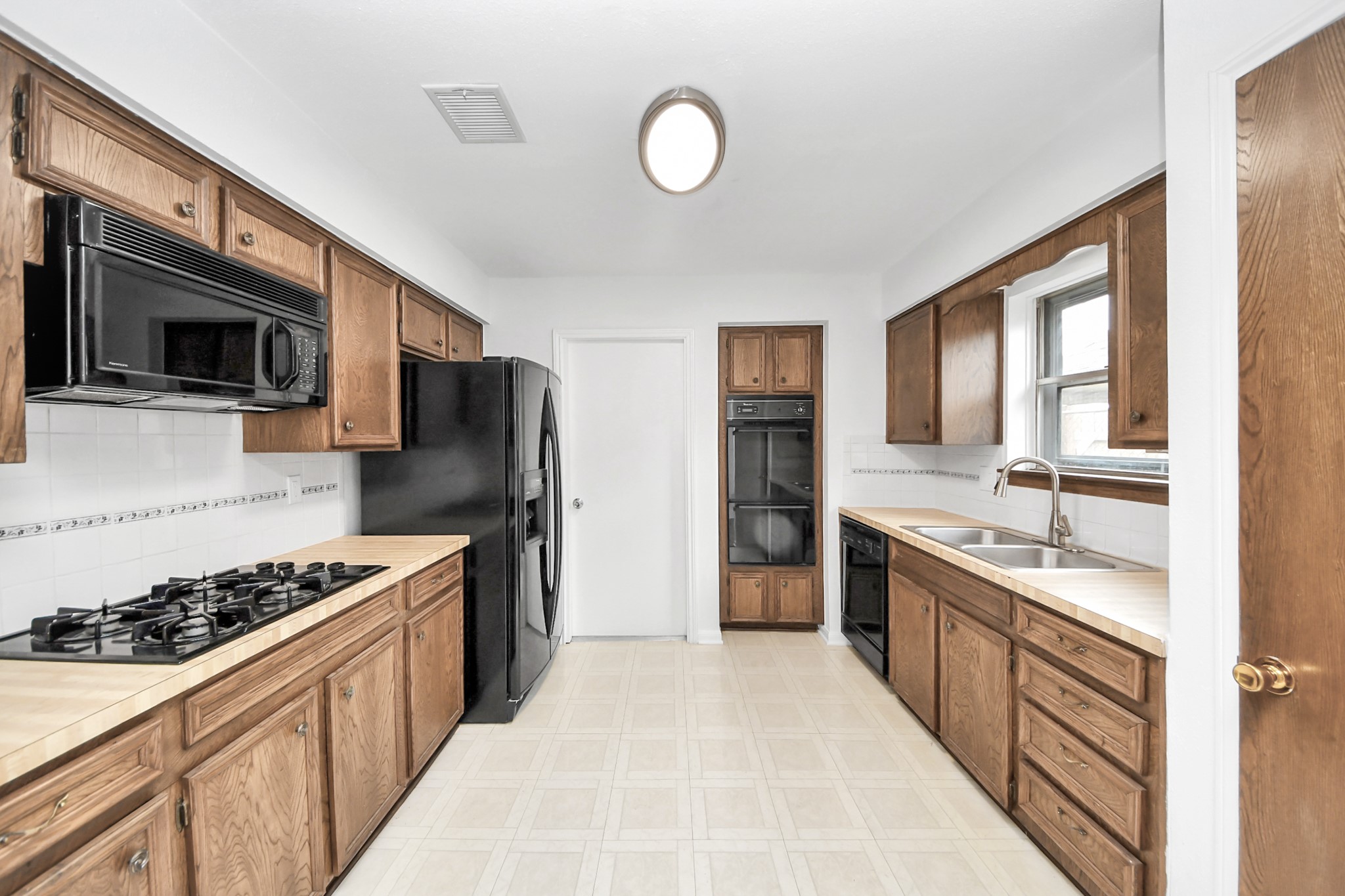 10411 Glenkirk Drive, Houston, TX 77089