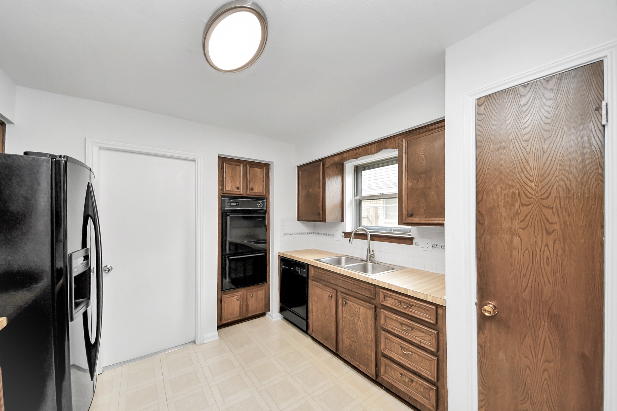 10411 Glenkirk Drive, Houston, TX 77089