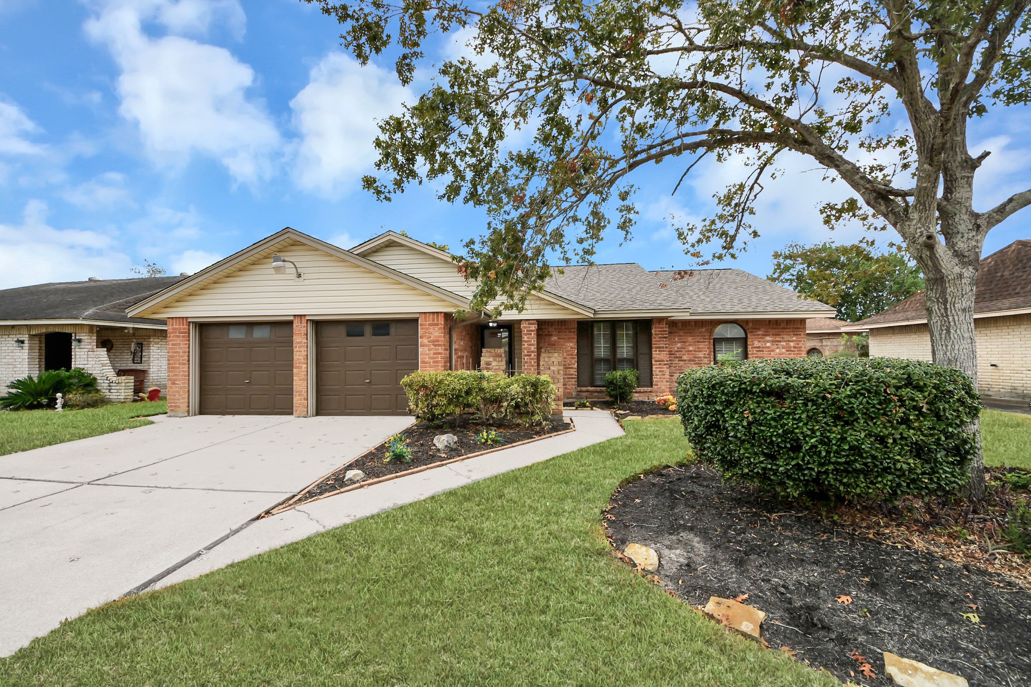 10411 Glenkirk Drive, Houston, TX 77089