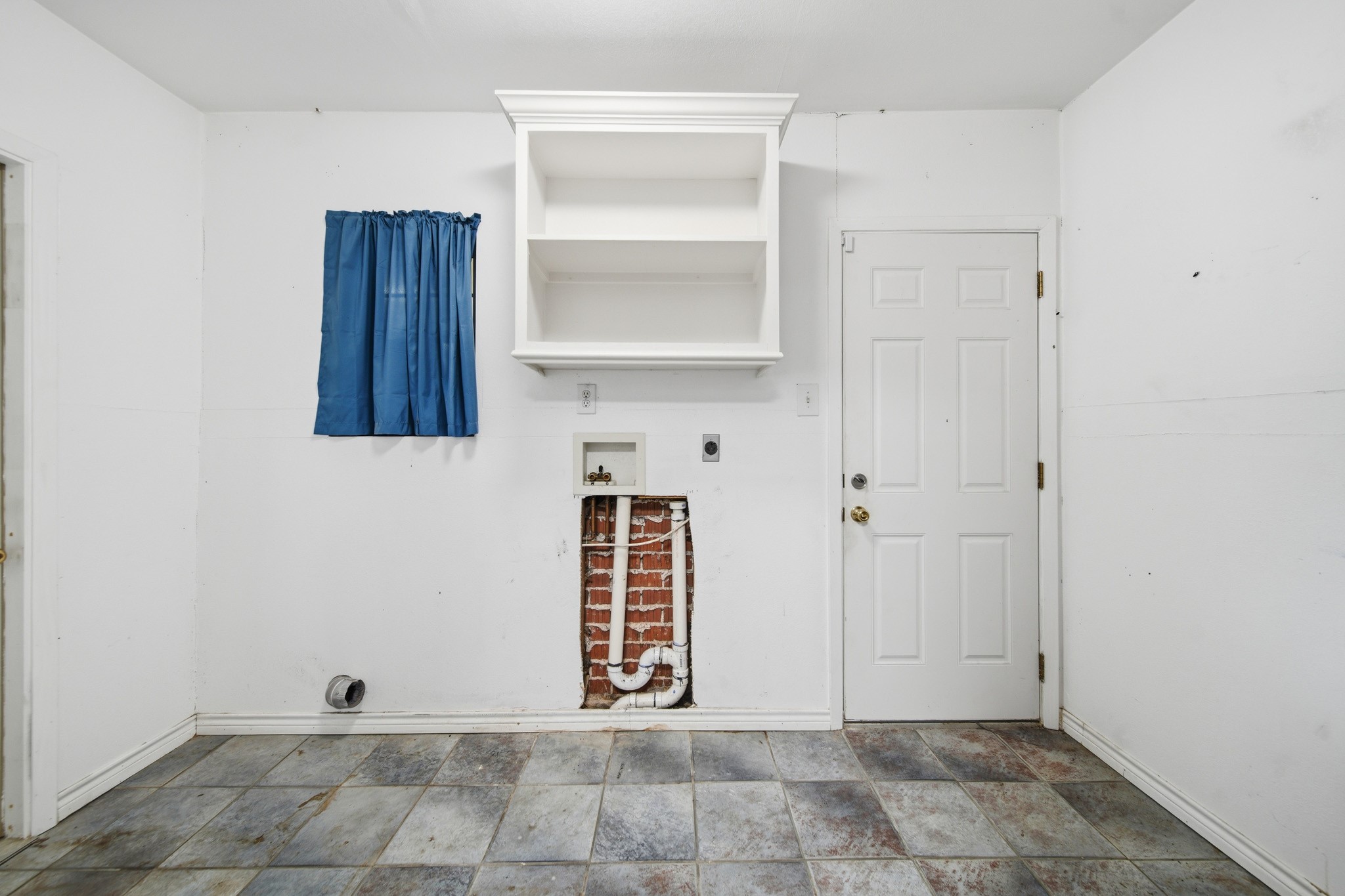 Inside laundry/utility
