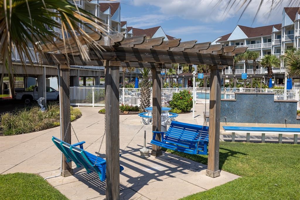 Swings to enjoy the breeze and sounds of the ocean