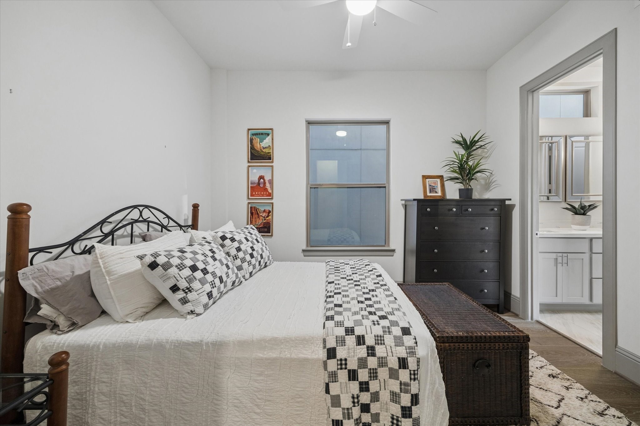 1907 W 25th Street, Houston, TX 77008