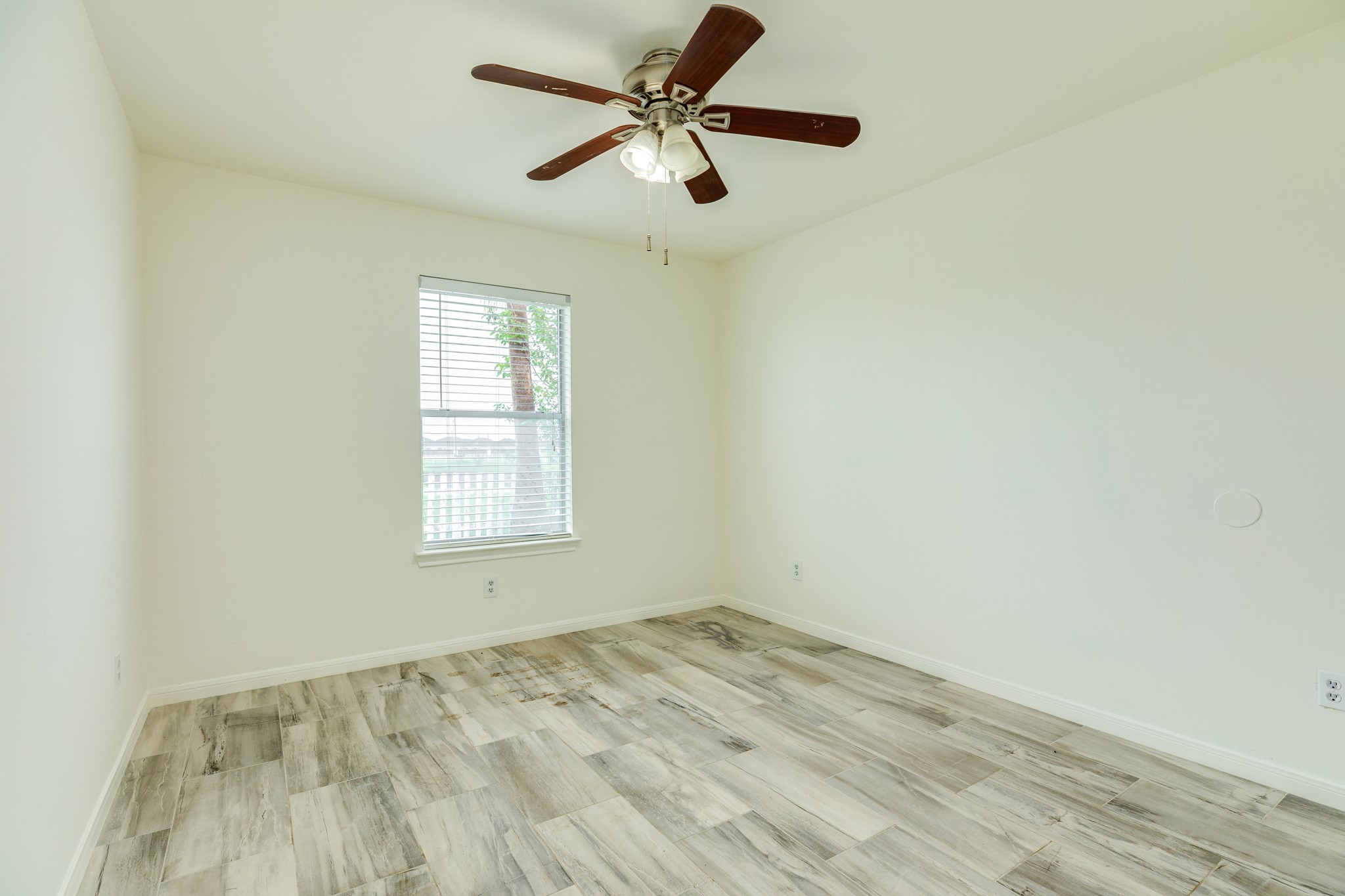 5061 Hauna Lane, Dickinson, TX 77539