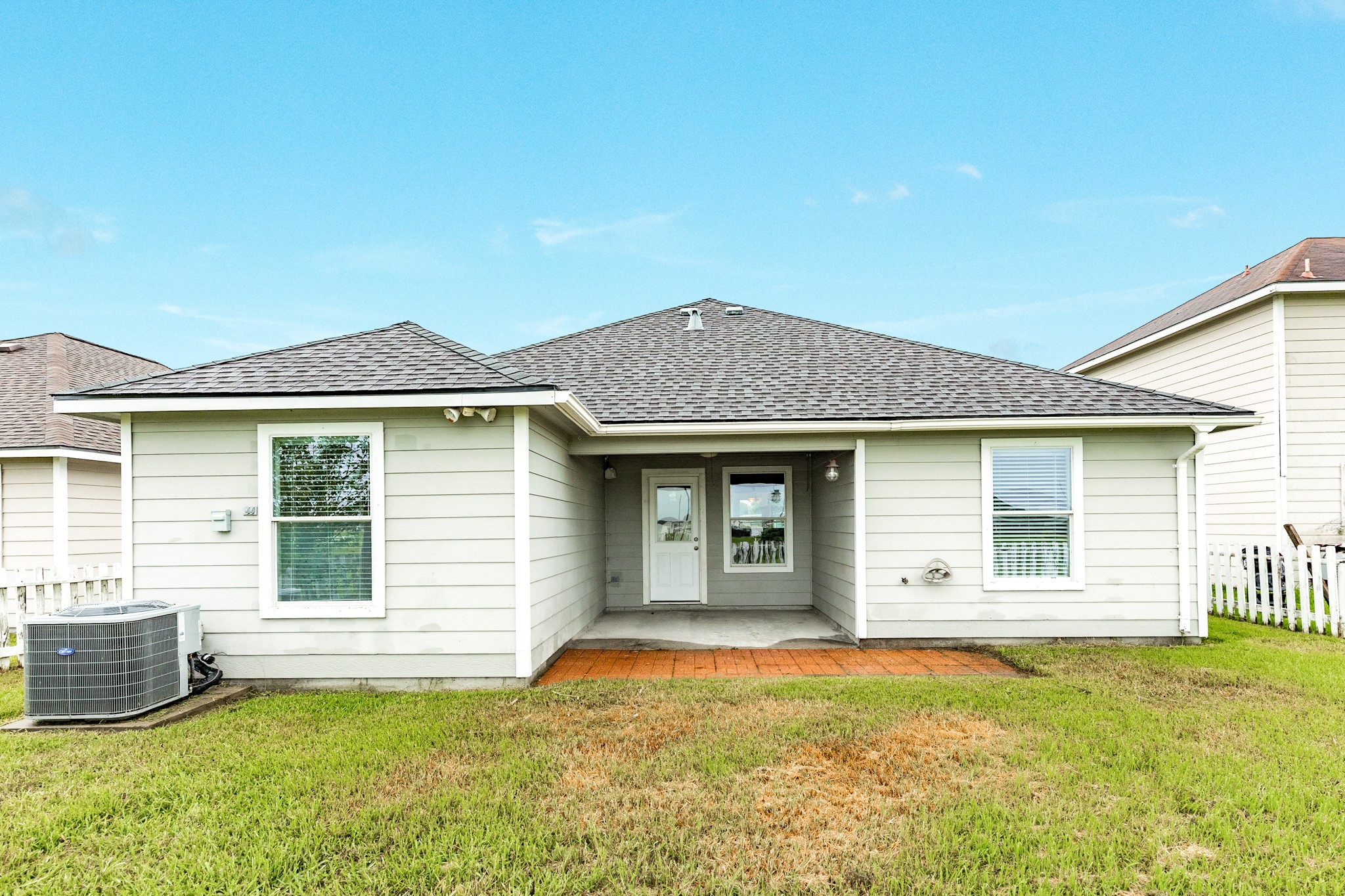5061 Hauna Lane, Dickinson, TX 77539