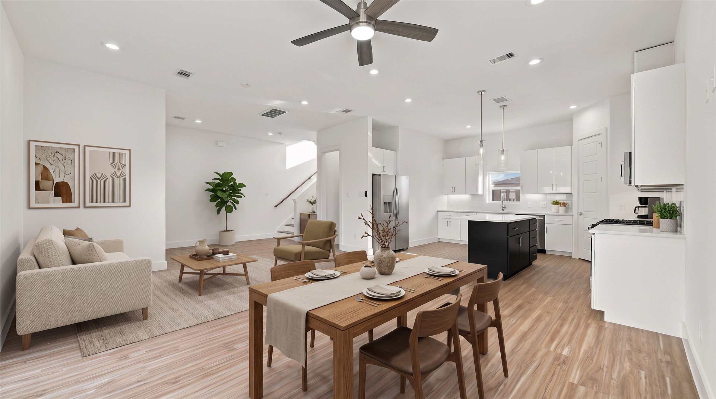 4704 Thornton Views Road, Houston, TX 77018 4704 Thornton Views Road, Houston, TX 77018