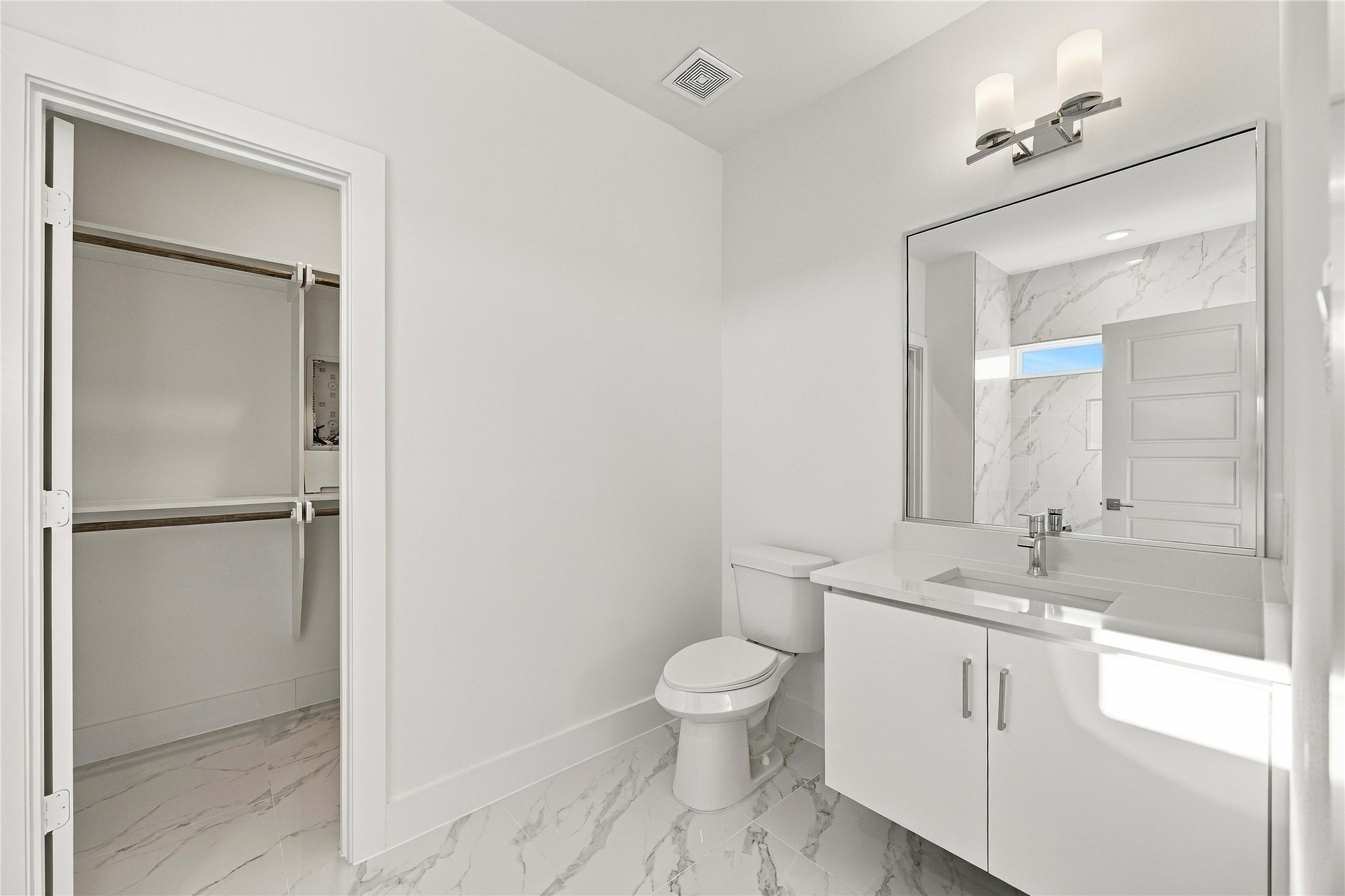 4704 Thornton Views Road, Houston, TX 77018