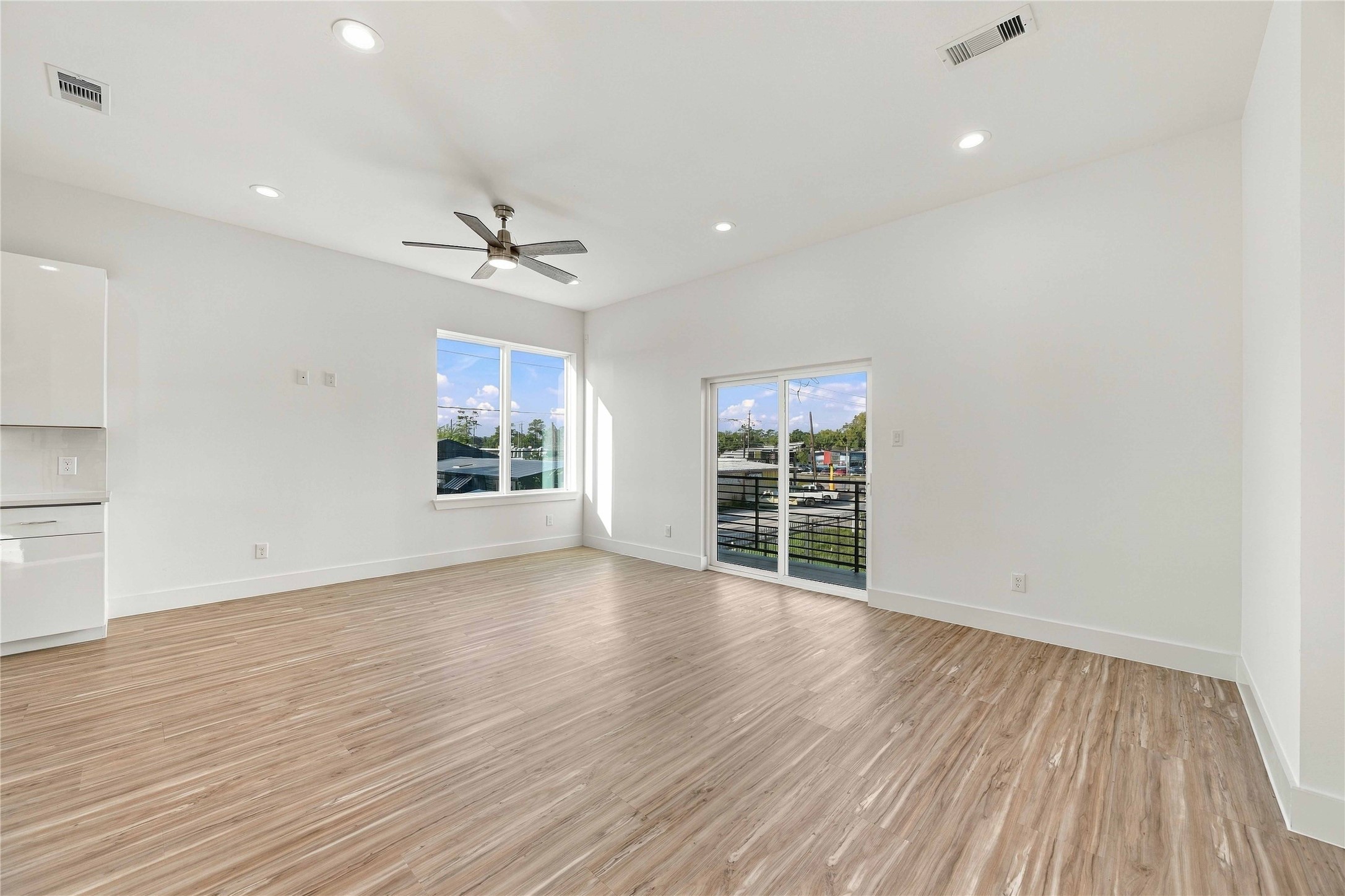 4704 Thornton Views Road, Houston, TX 77018