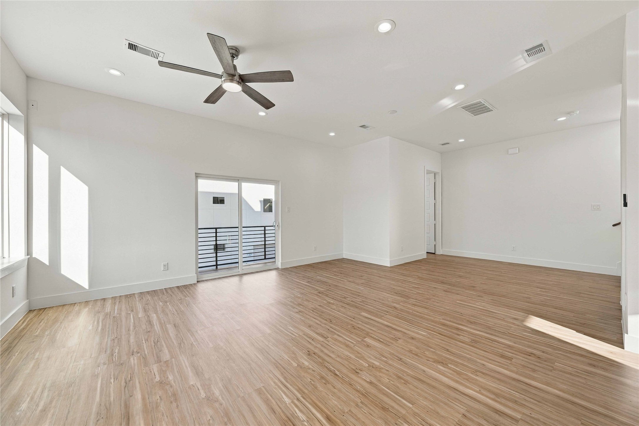 4704 Thornton Views Road, Houston, TX 77018