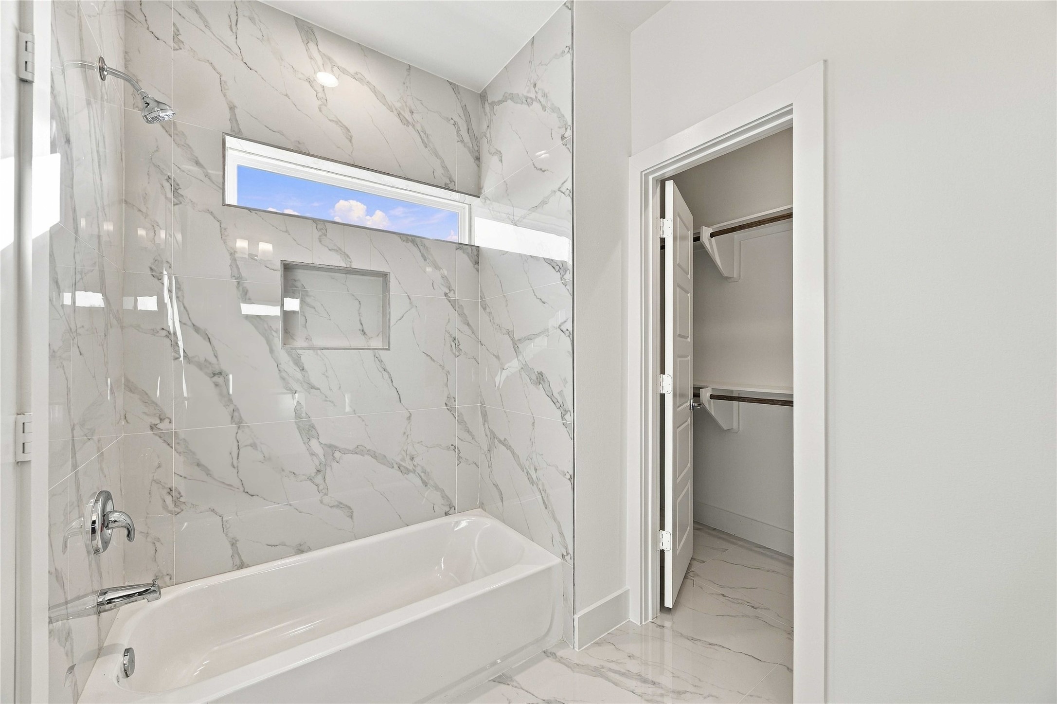 4704 Thornton Views Road, Houston, TX 77018