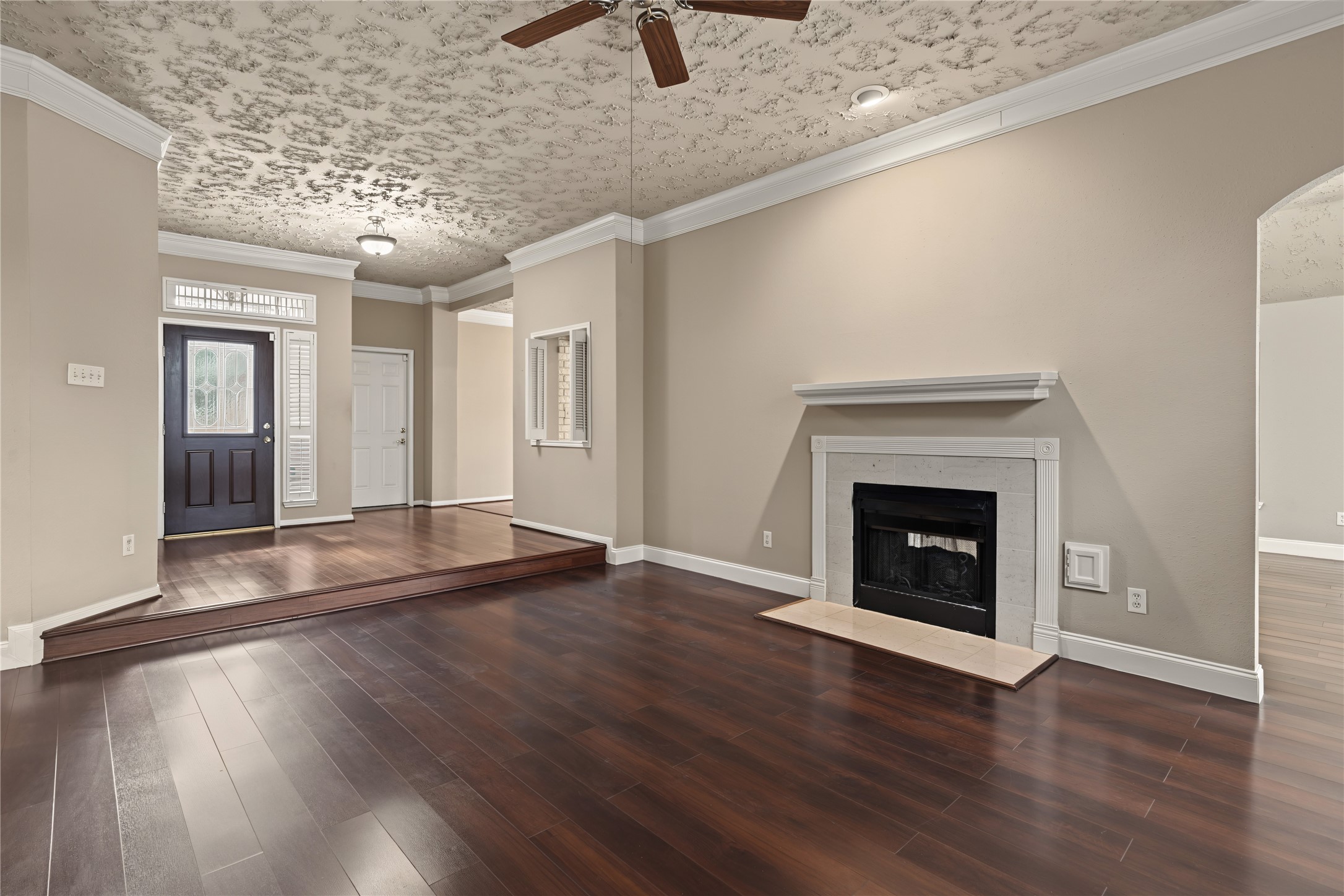 835 Maplewood Falls Court, Houston, TX 77062