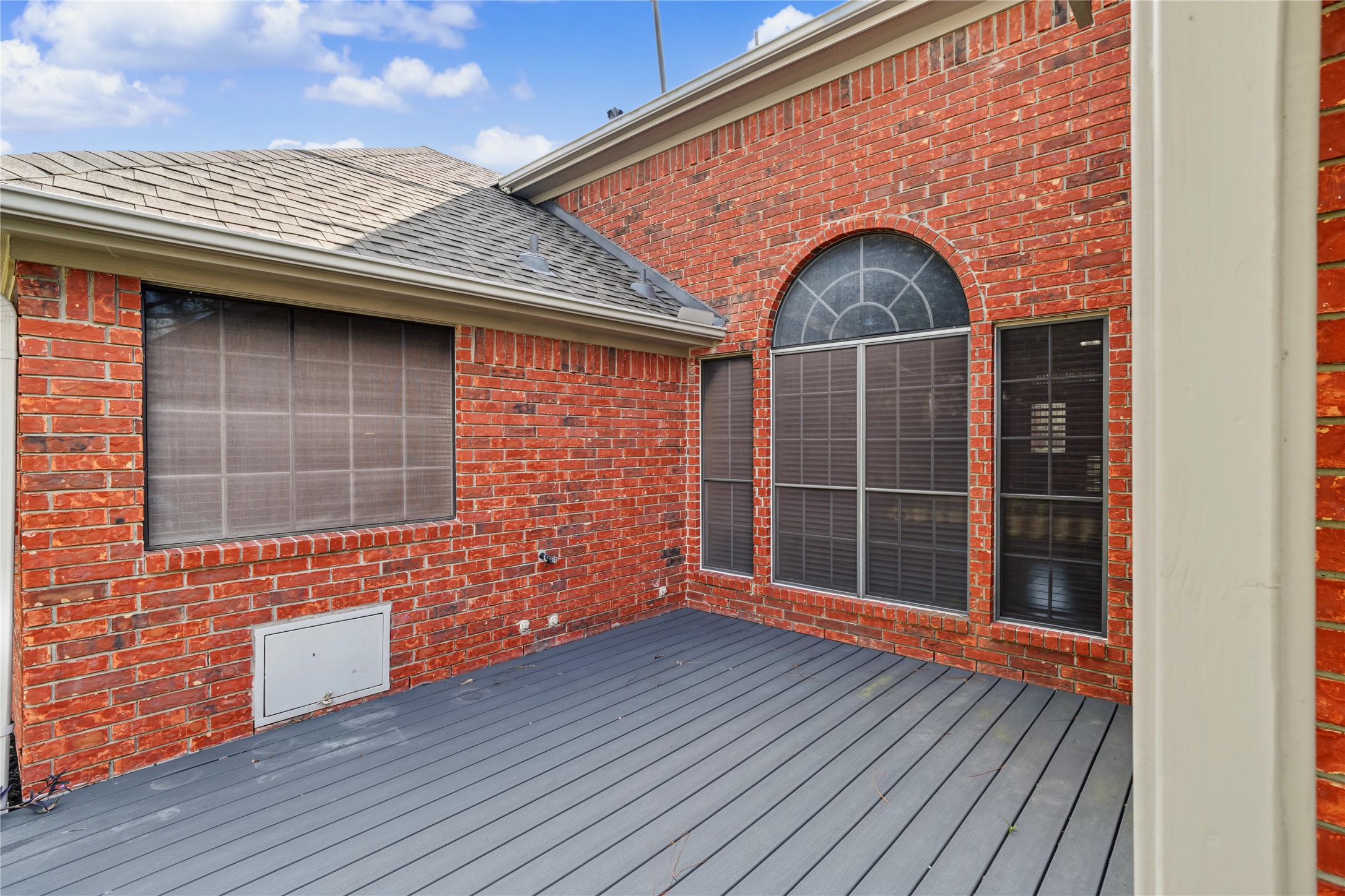 835 Maplewood Falls Court, Houston, TX 77062