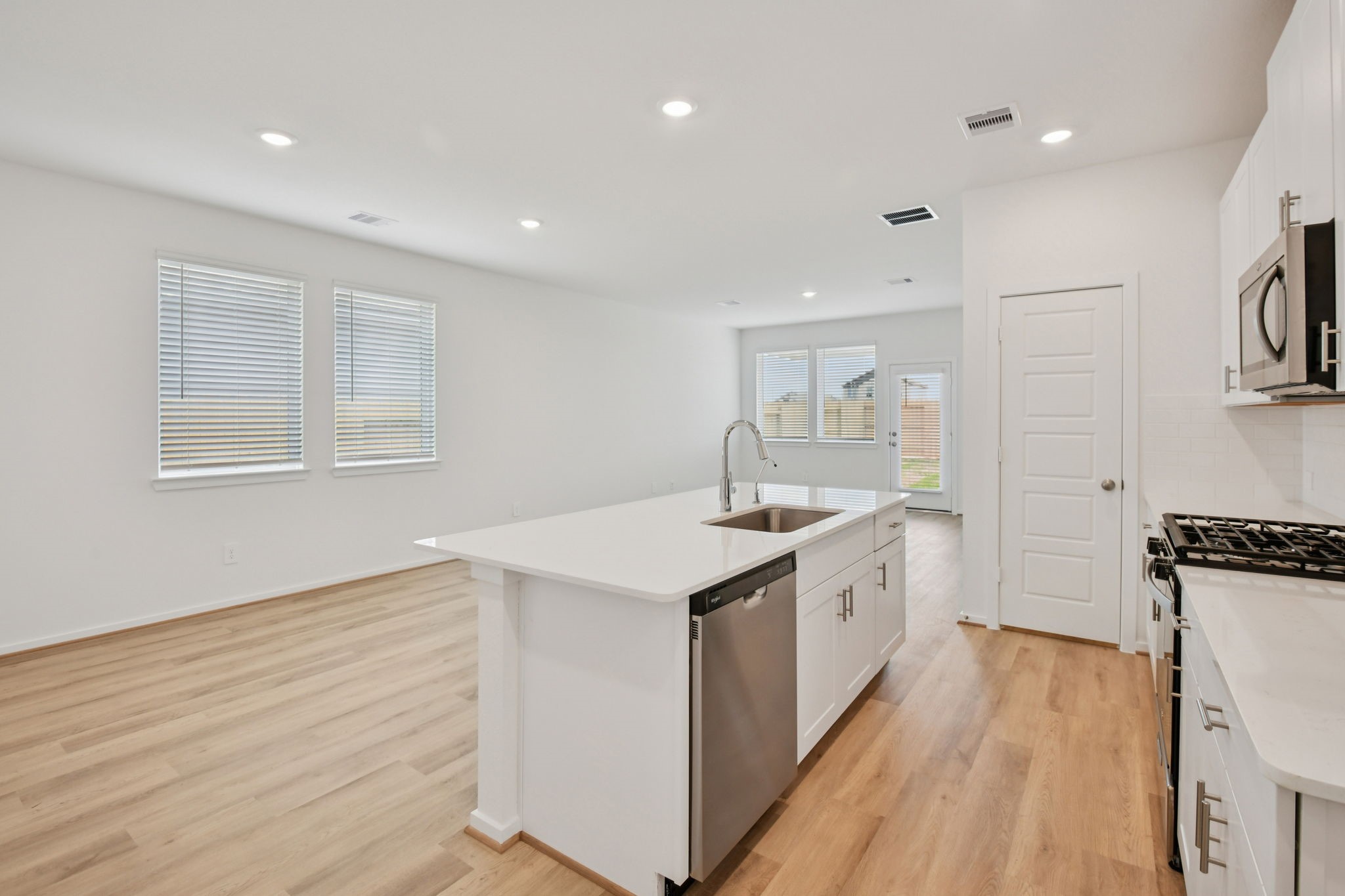 31018 Rivage Beach Drive, Huffman, TX 77336