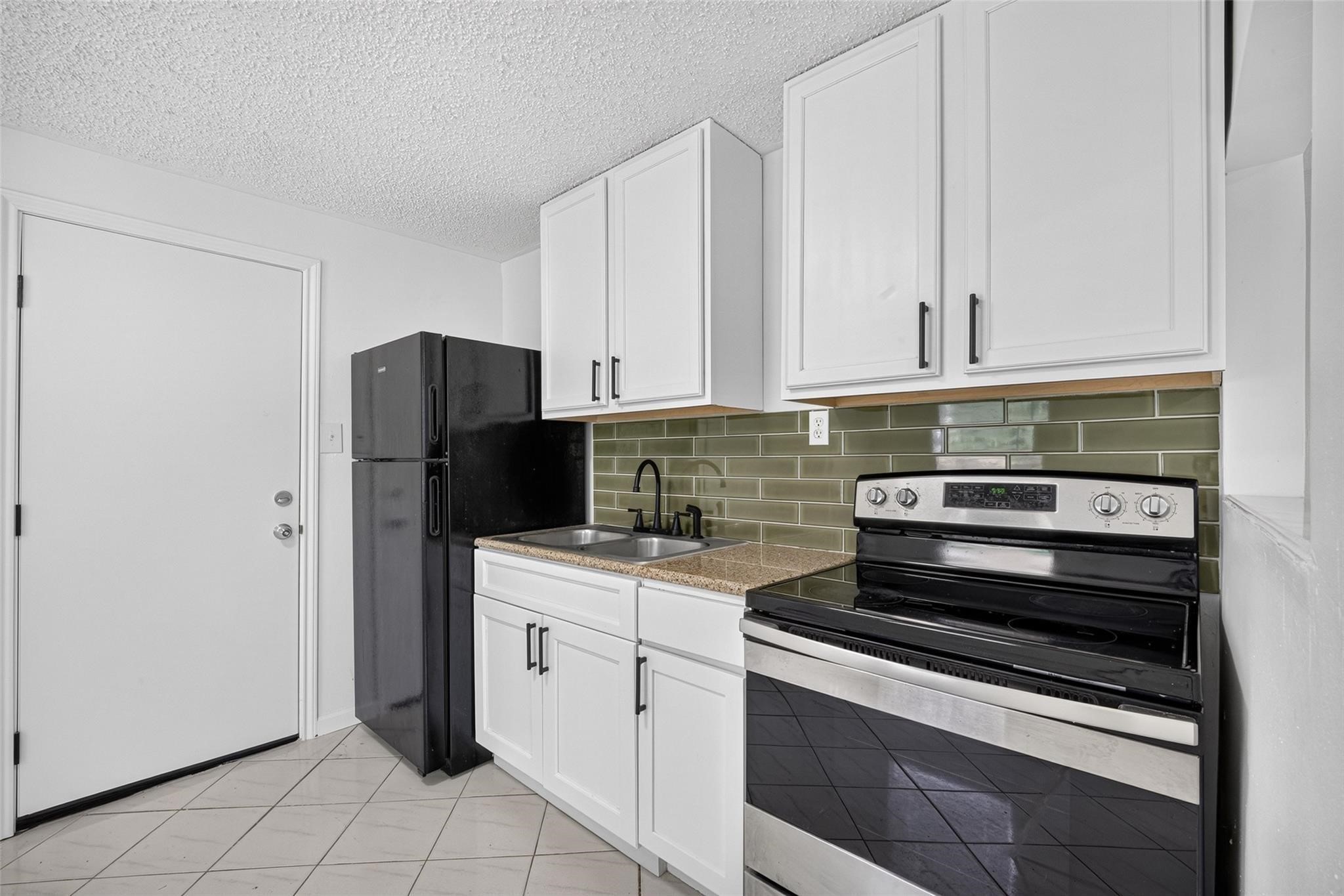 6910 Bintliff Boulevard, #B, Houston, TX 77074