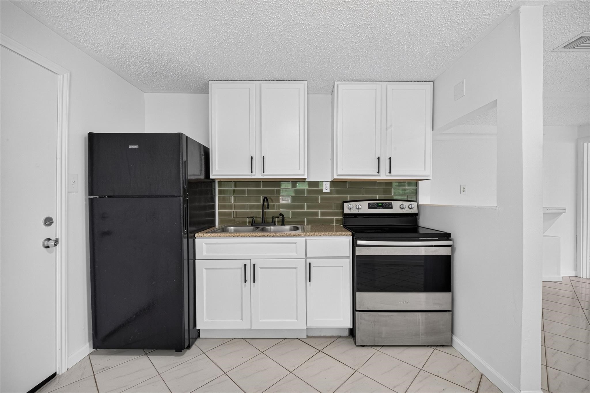 6910 Bintliff Boulevard, #B, Houston, TX 77074