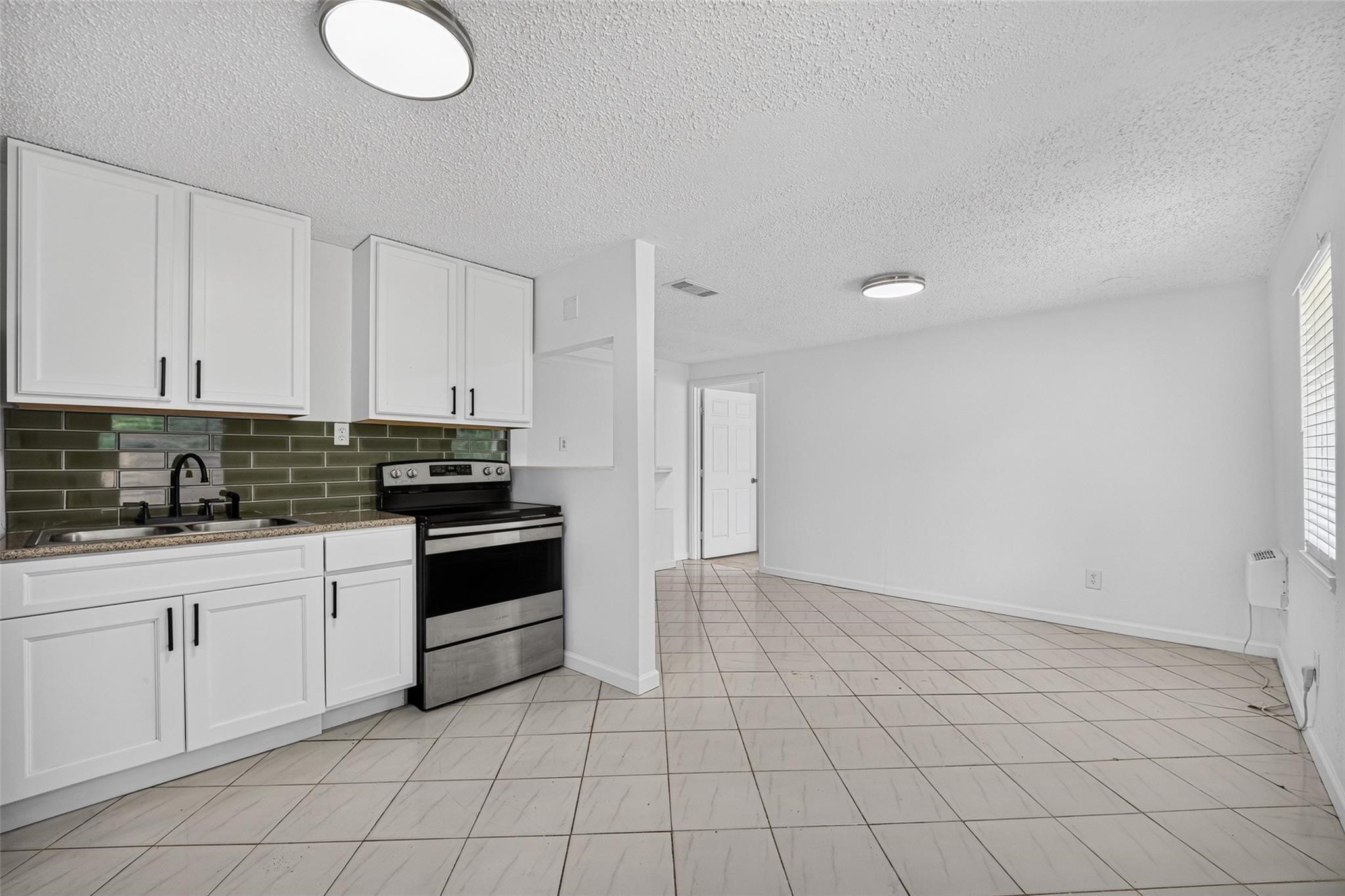 6910 Bintliff Boulevard, #B, Houston, TX 77074