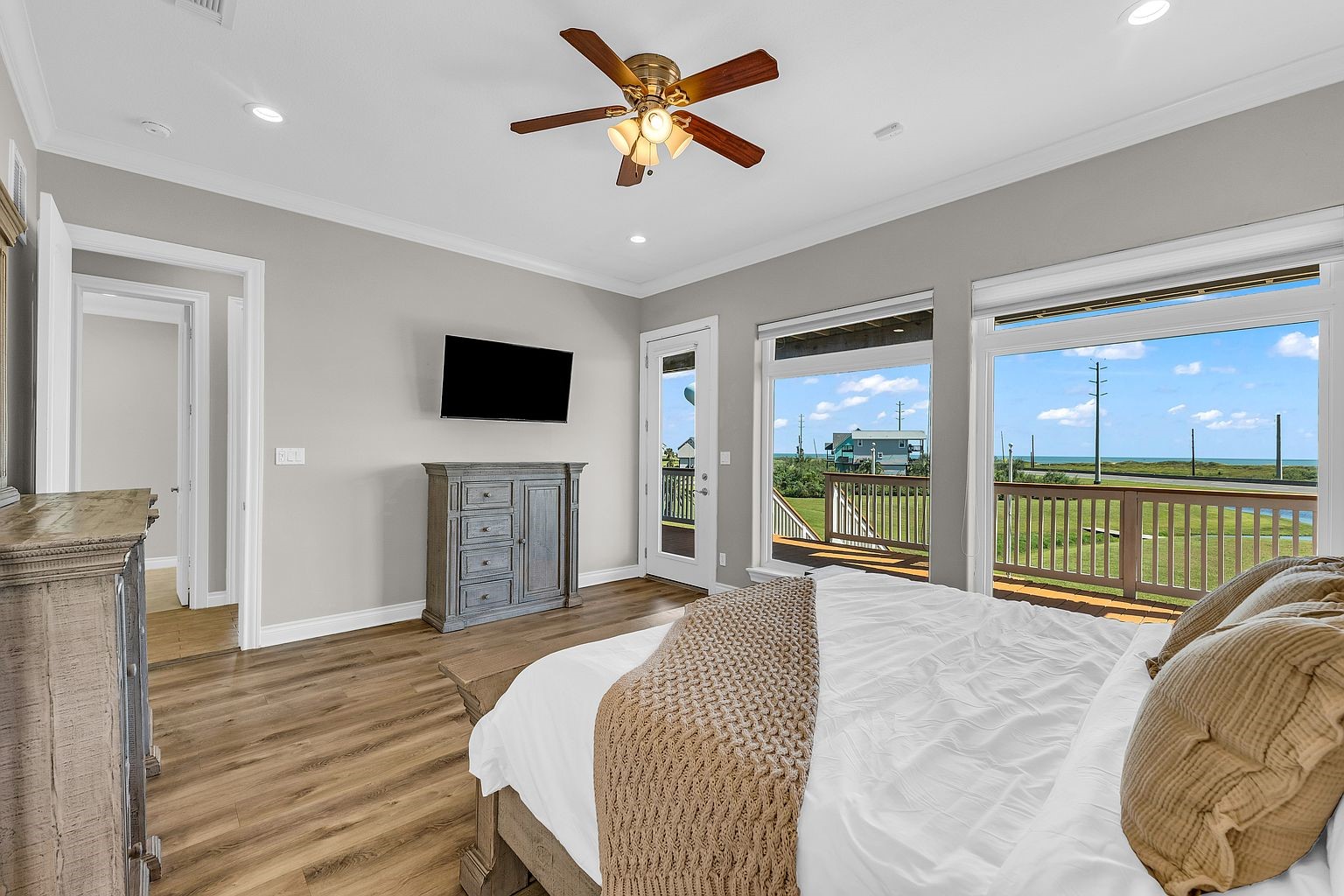 25043 Sausalito Drive, Galveston, TX 77554