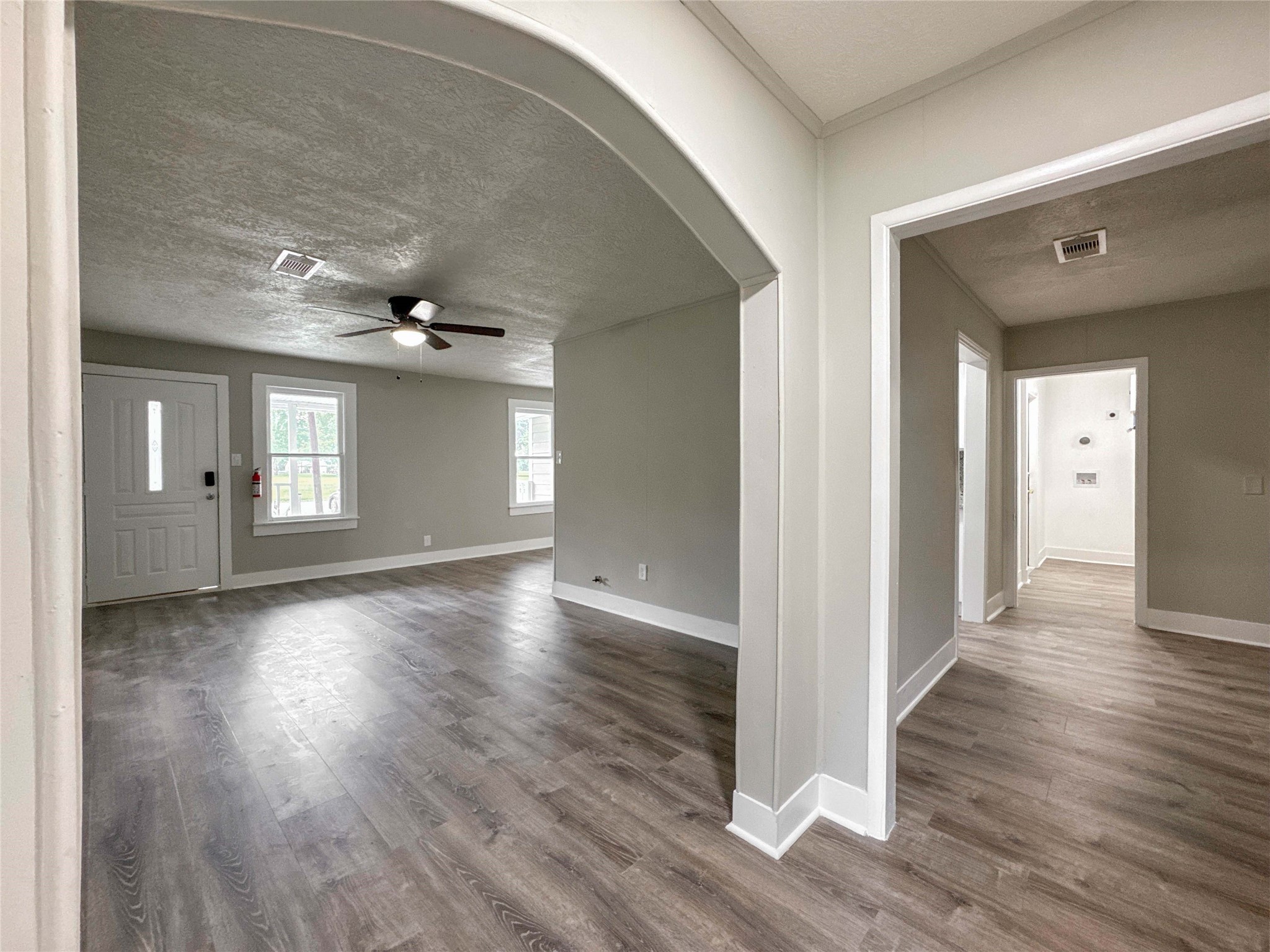 121 Lake Road, La Marque, TX 77568