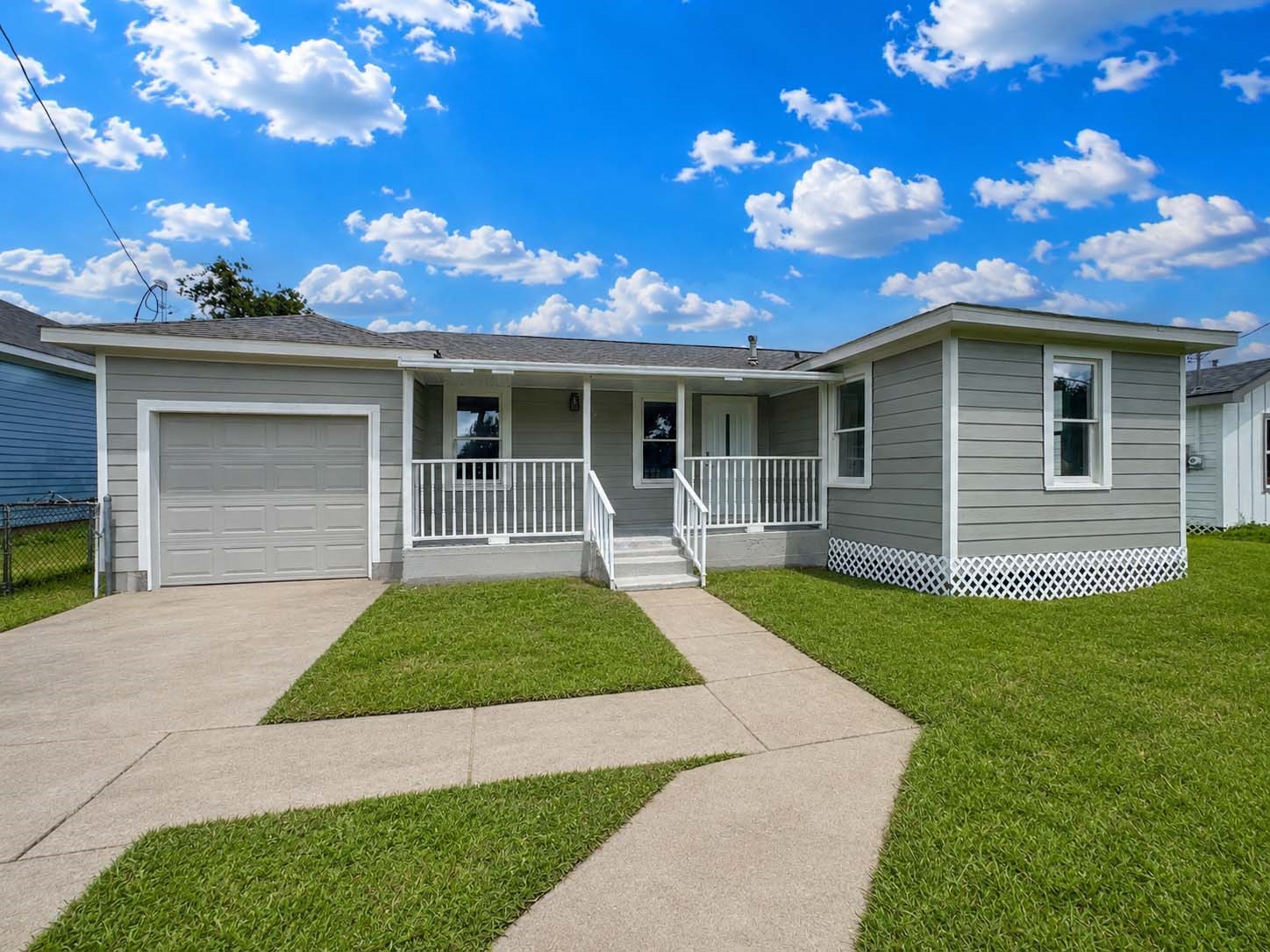 121 Lake Road, La Marque, TX 77568