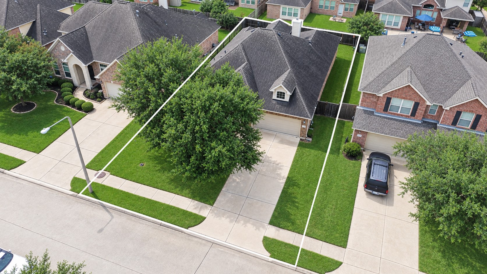 3-4 bedroom home with ample 3 car garage. 3-4 bedroom home with ample 3 car garage.