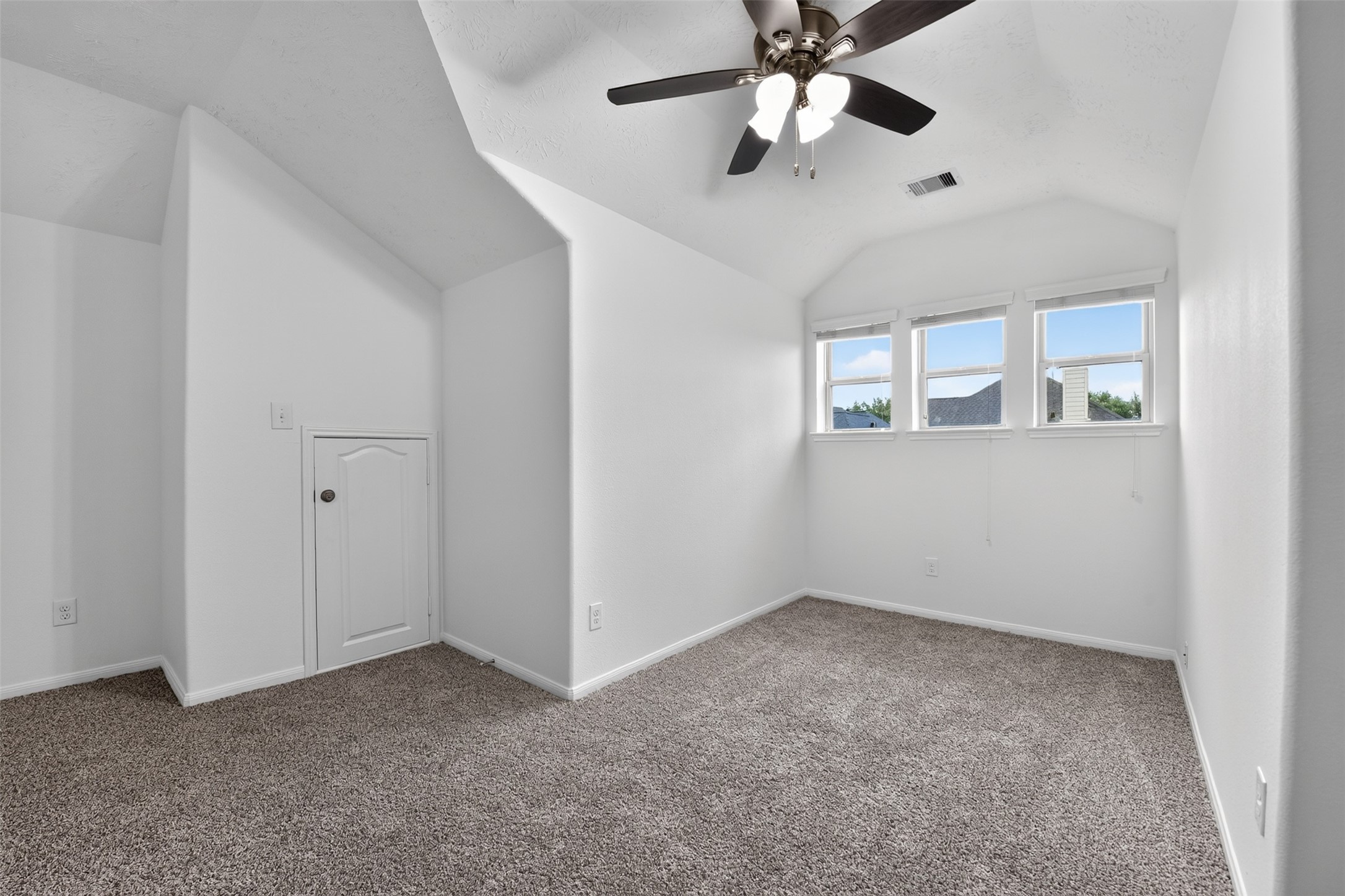 Family room nook - flex space.