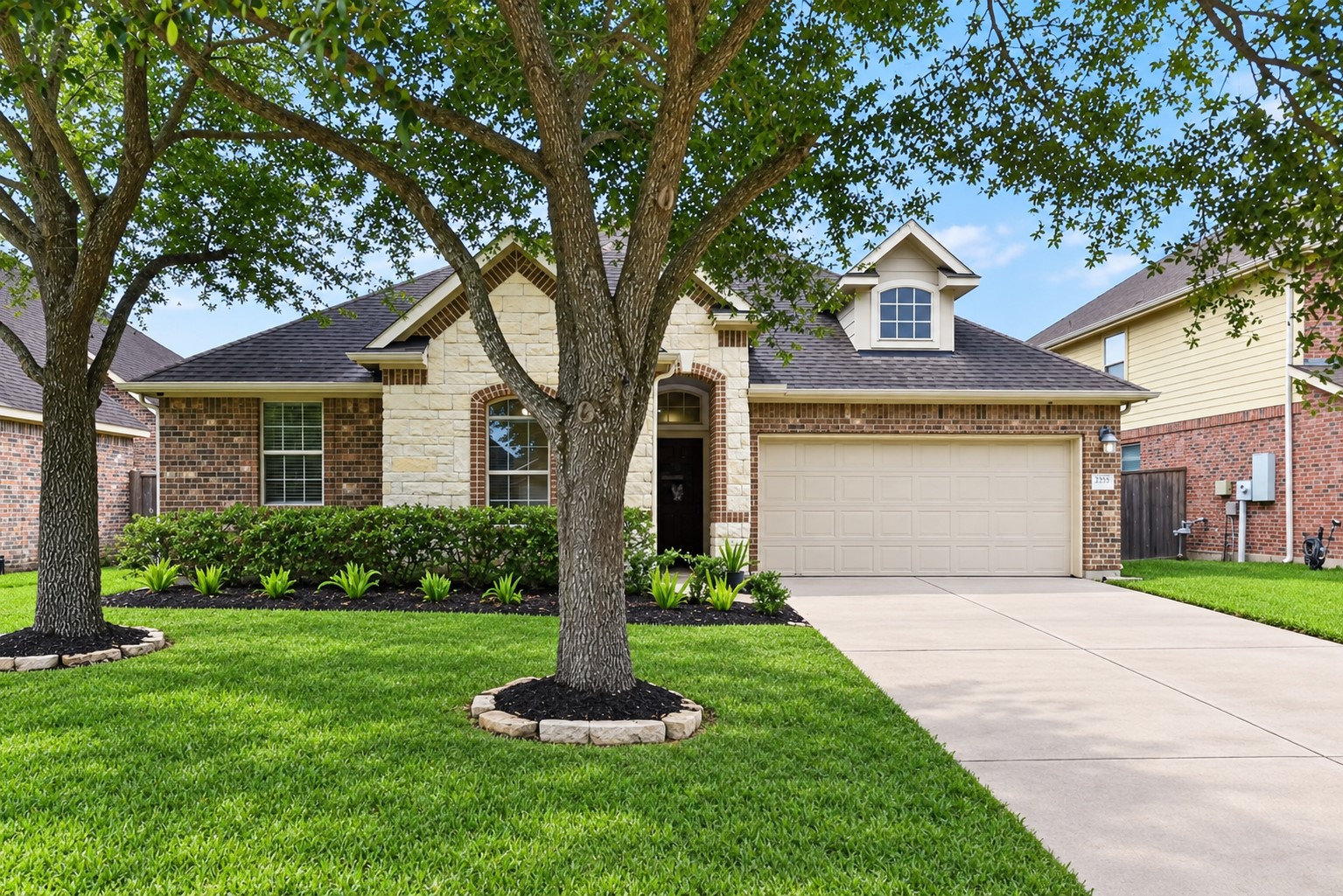 Beautiful 1.5 story, Coventry-built home located in sought after Magnolia Creek. Attractive landscaping adds curb appeal! Recent exterior paint! Beautiful 1.5 story, Coventry-built home located in sought after Magnolia Creek. Attractive landscaping adds curb appeal! Recent exterior paint!