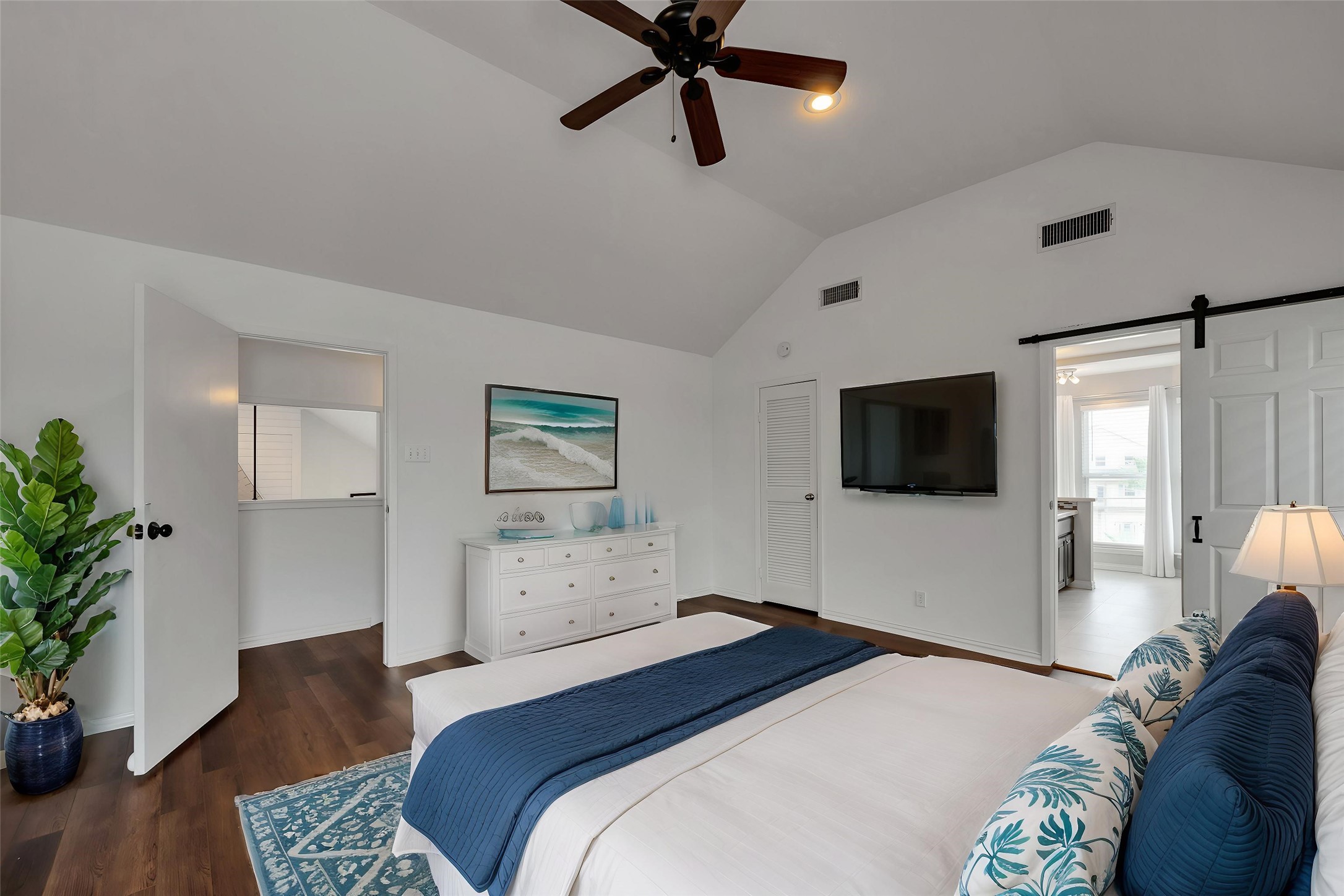 1302 Tiki Drive, Tiki Island, TX 77554