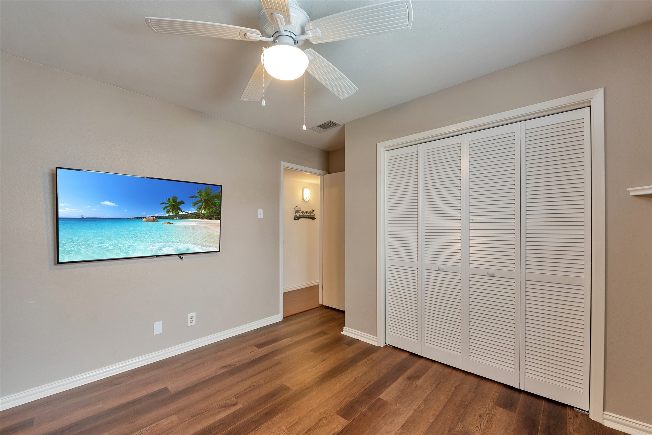 1302 Tiki Drive, Tiki Island, TX 77554