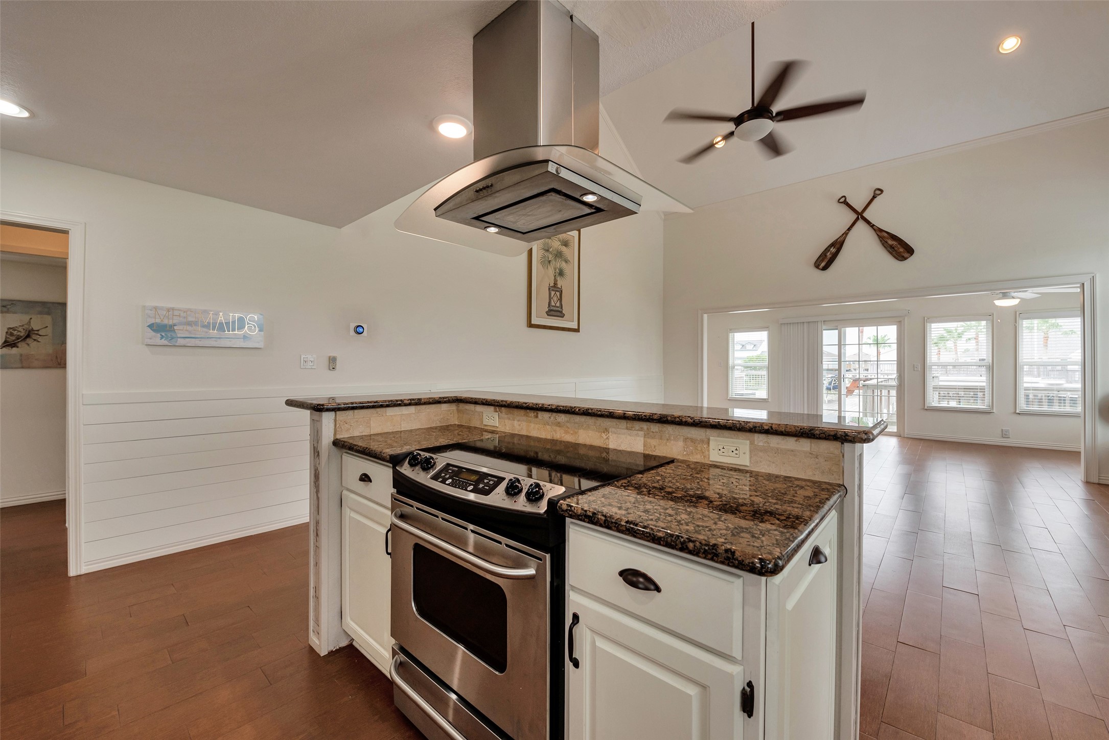 1302 Tiki Drive, Tiki Island, TX 77554