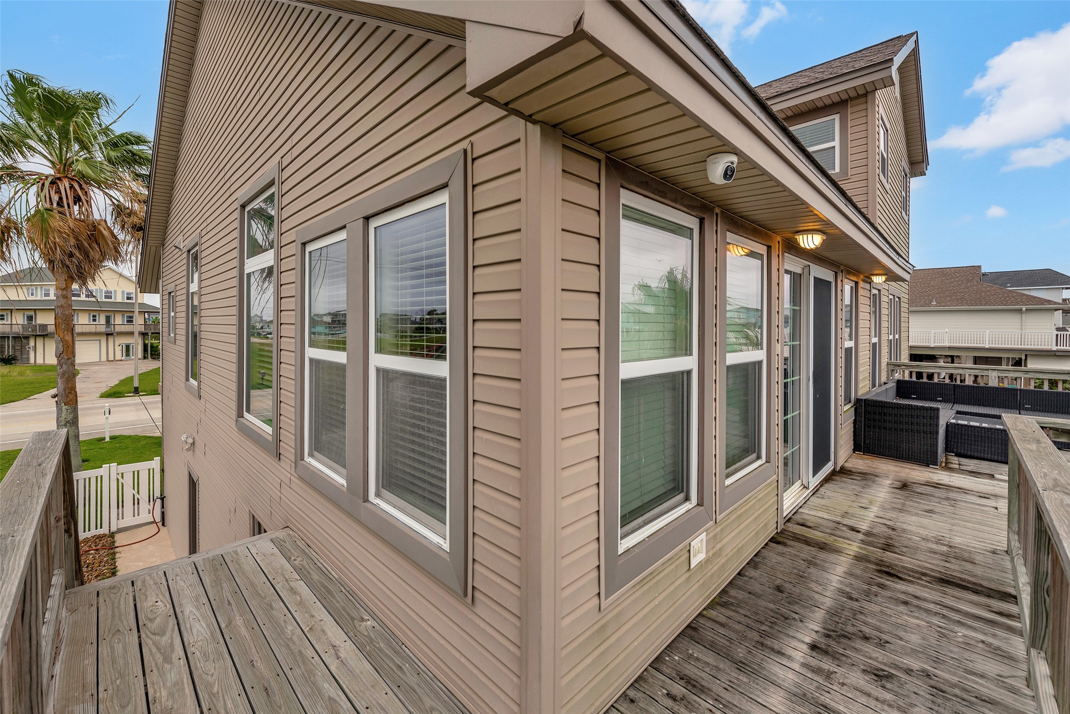 1302 Tiki Drive, Tiki Island, TX 77554