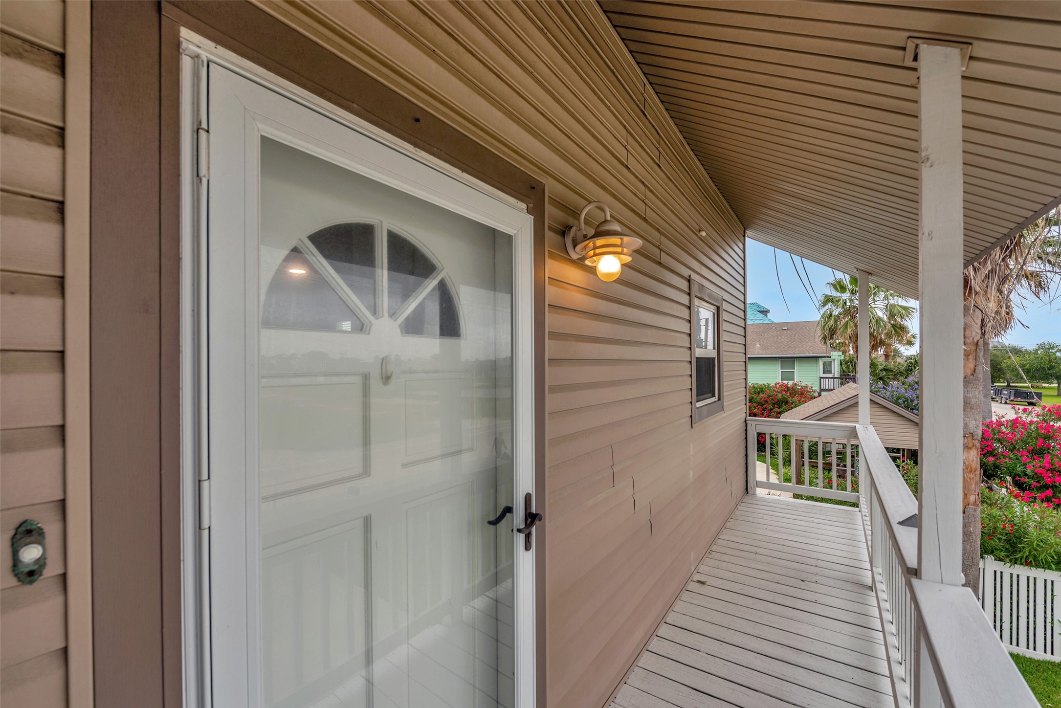 1302 Tiki Drive, Tiki Island, TX 77554