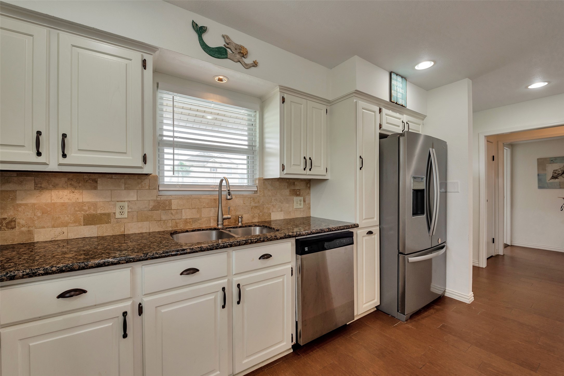 1302 Tiki Drive, Tiki Island, TX 77554