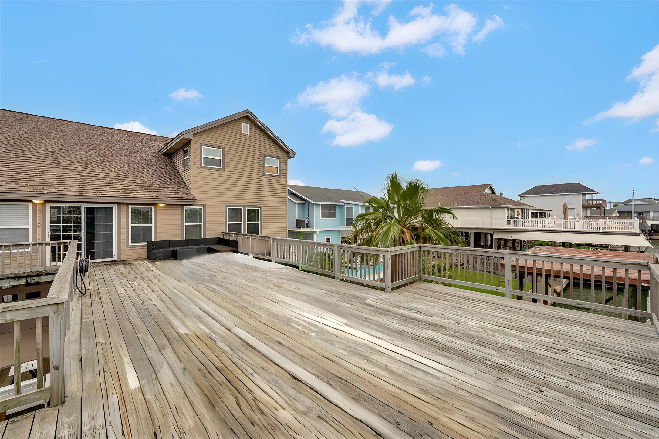 1302 Tiki Drive, Tiki Island, TX 77554