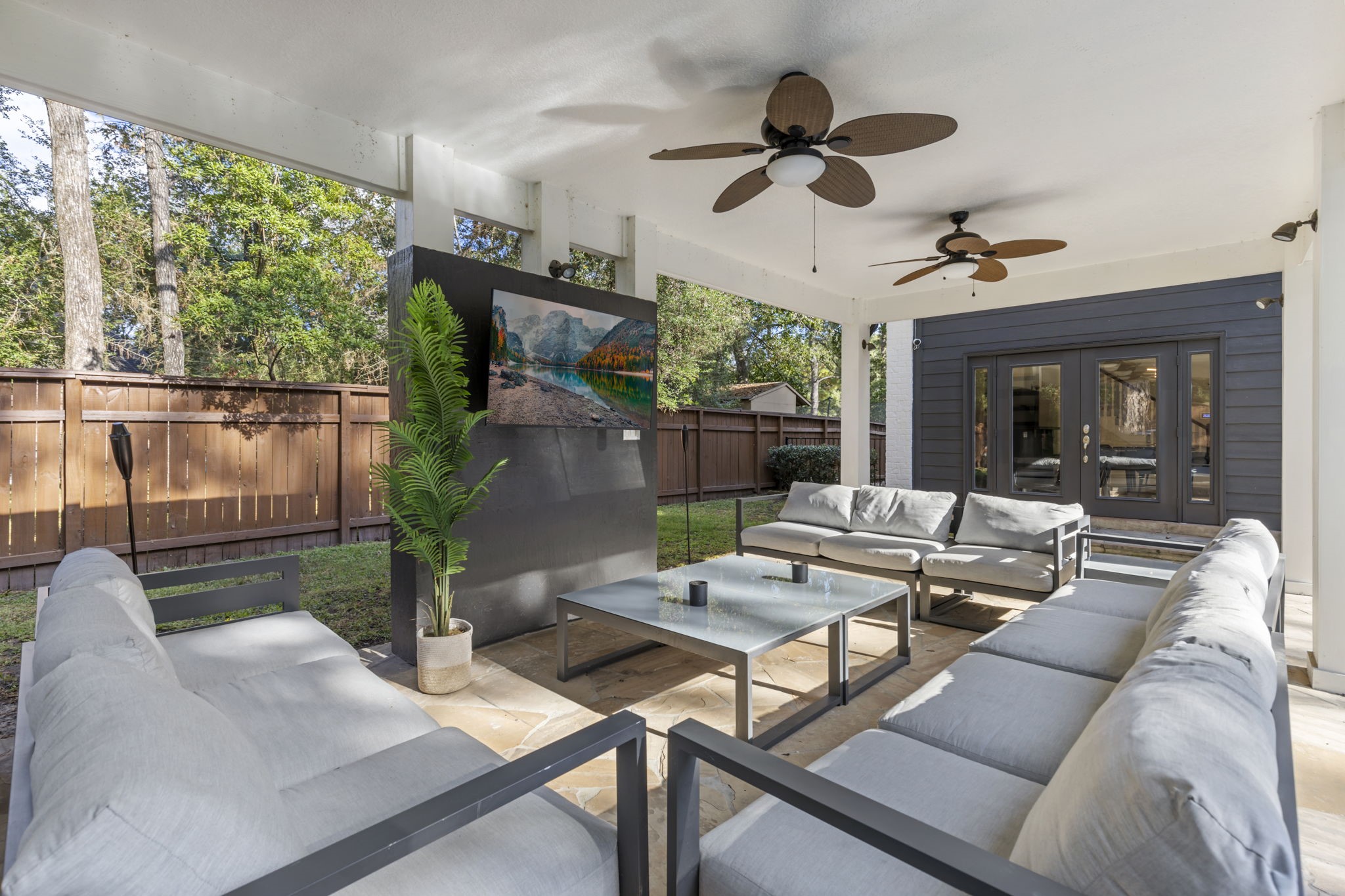 Entertain in style as you gather to watch the game, host family and friends throughout the year, or unwind in your backyard at the end of a long day!